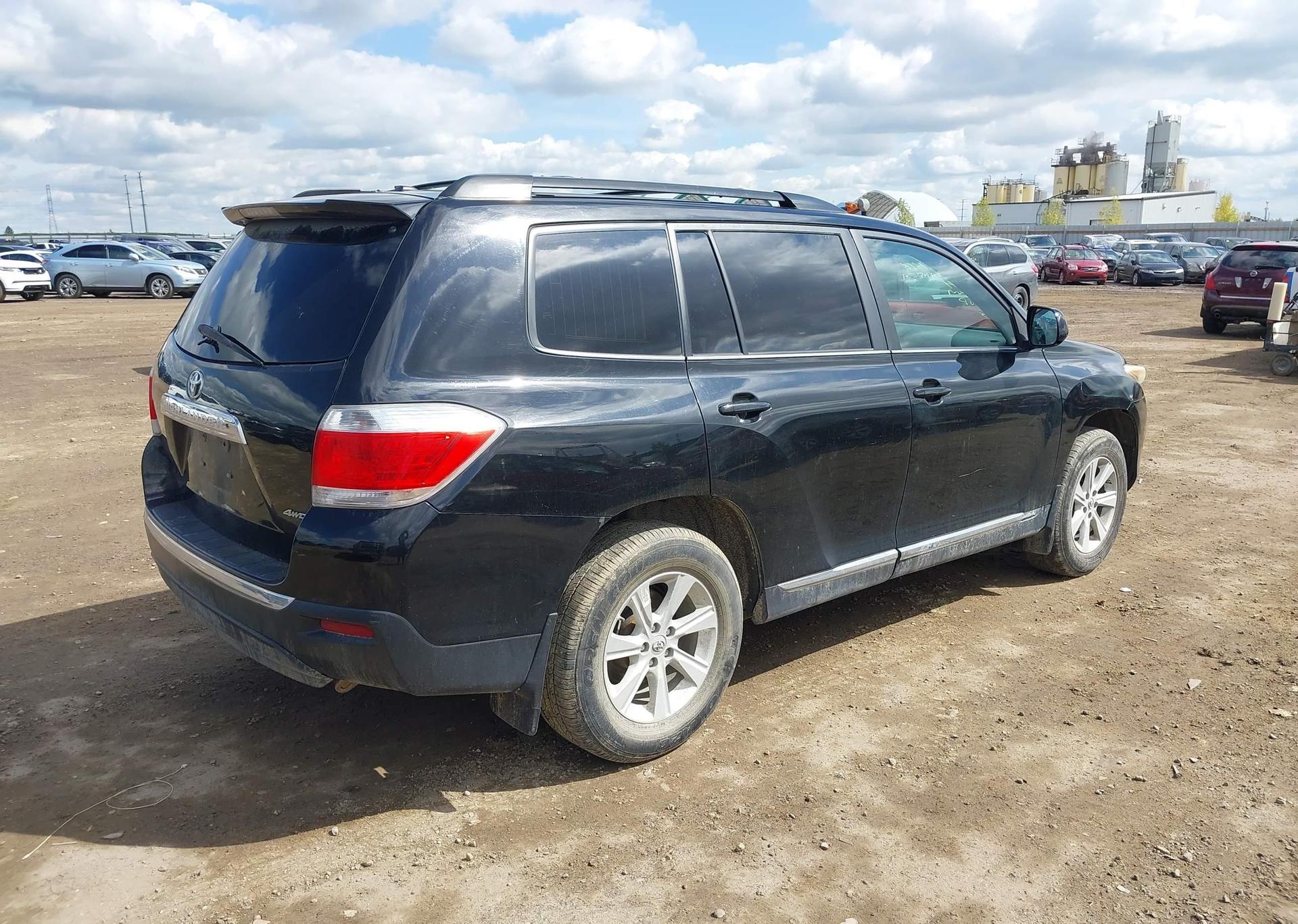 2013 TOYOTA HIGHLANDER V6