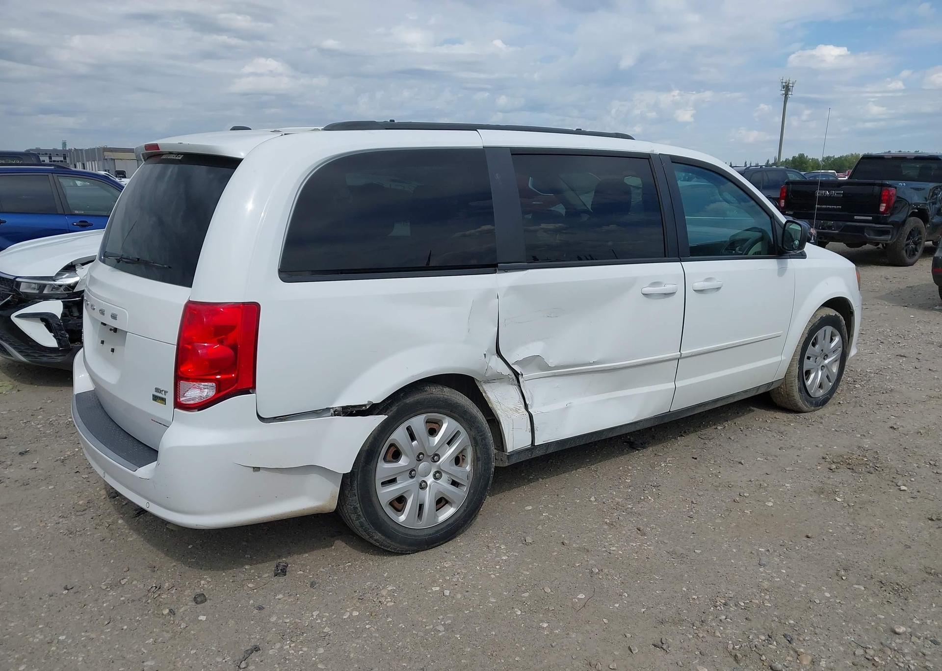 2016 DODGE GRAND CARAVAN SE