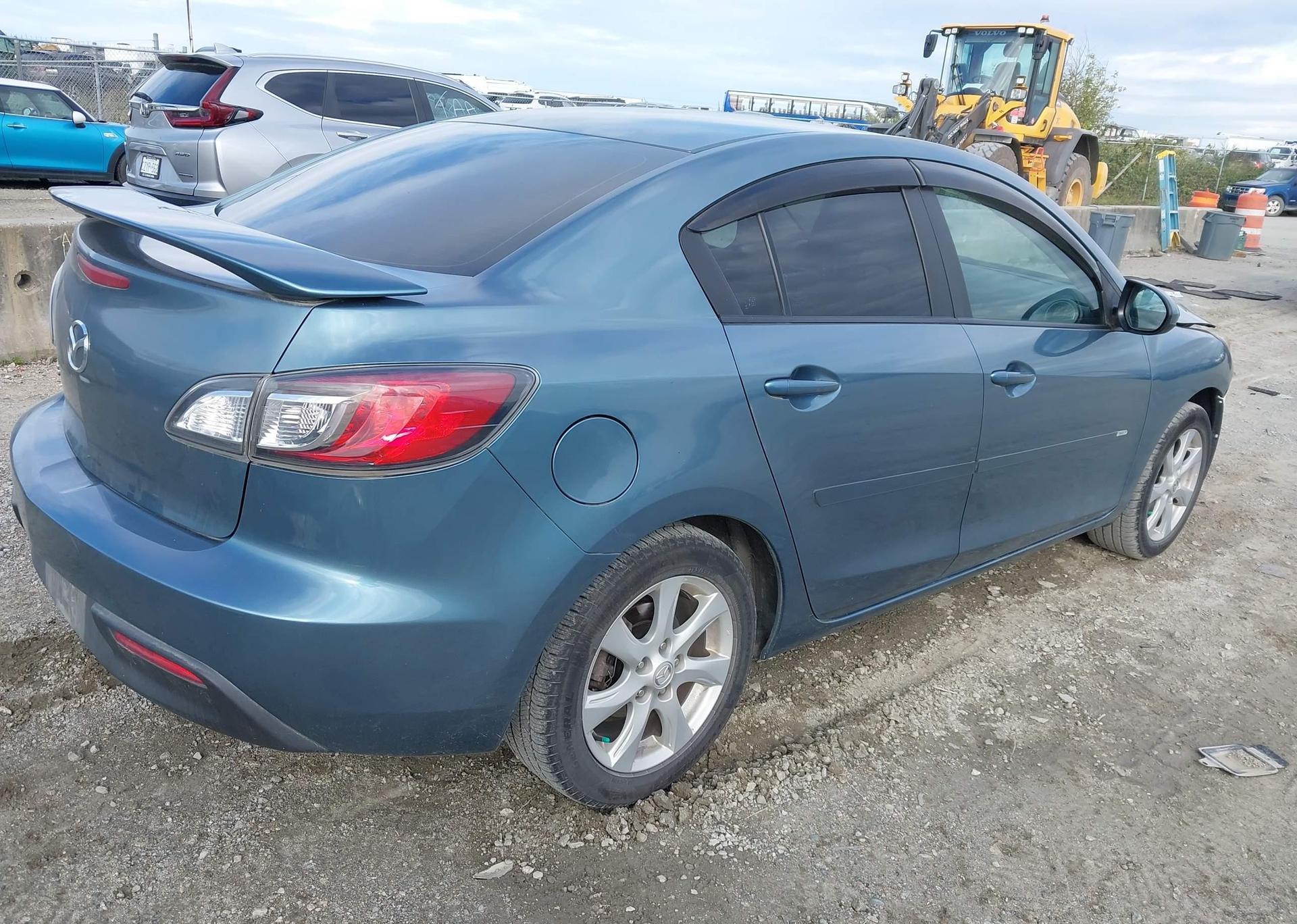2011 MAZDA 3 I