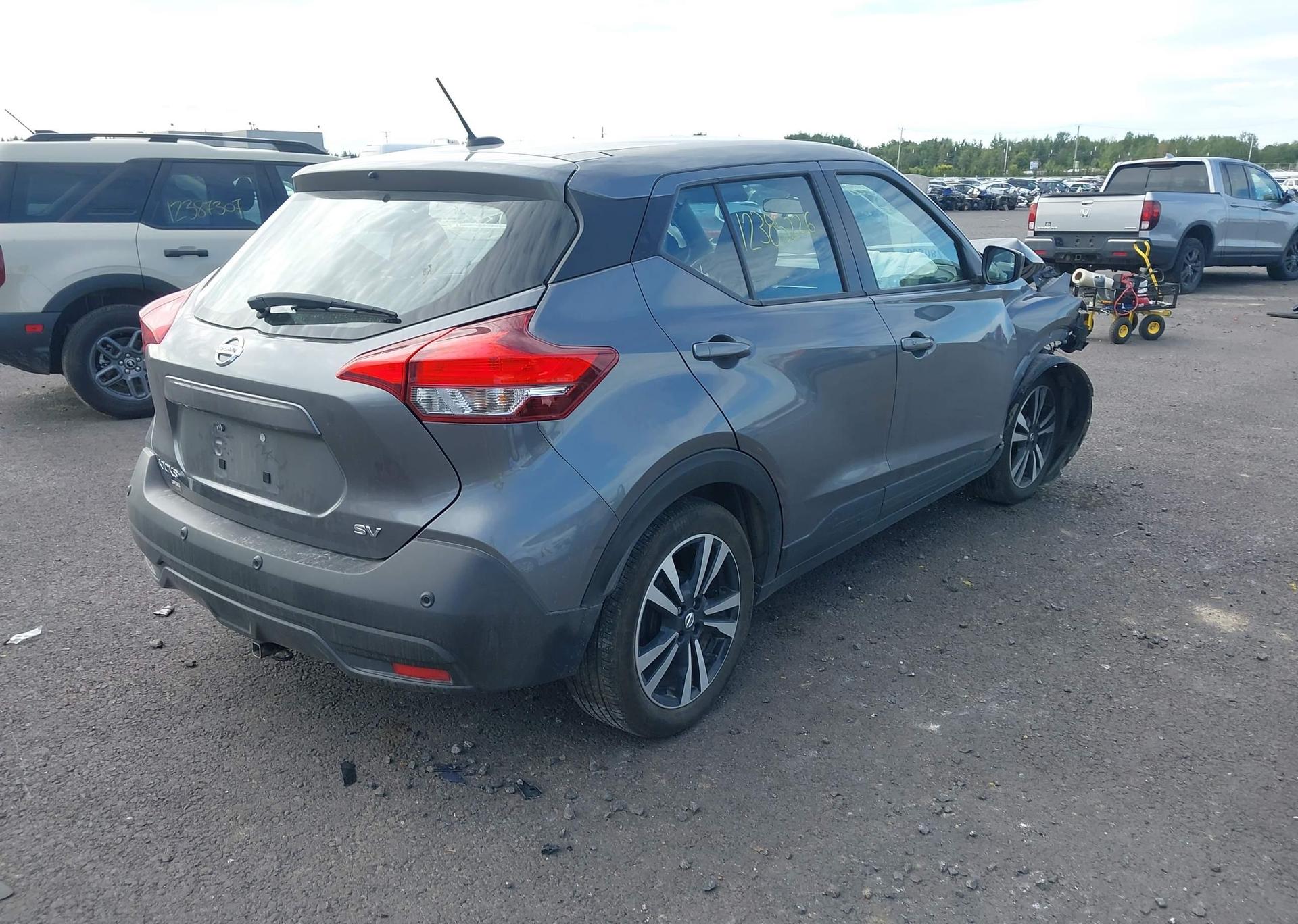 2020 NISSAN KICKS
