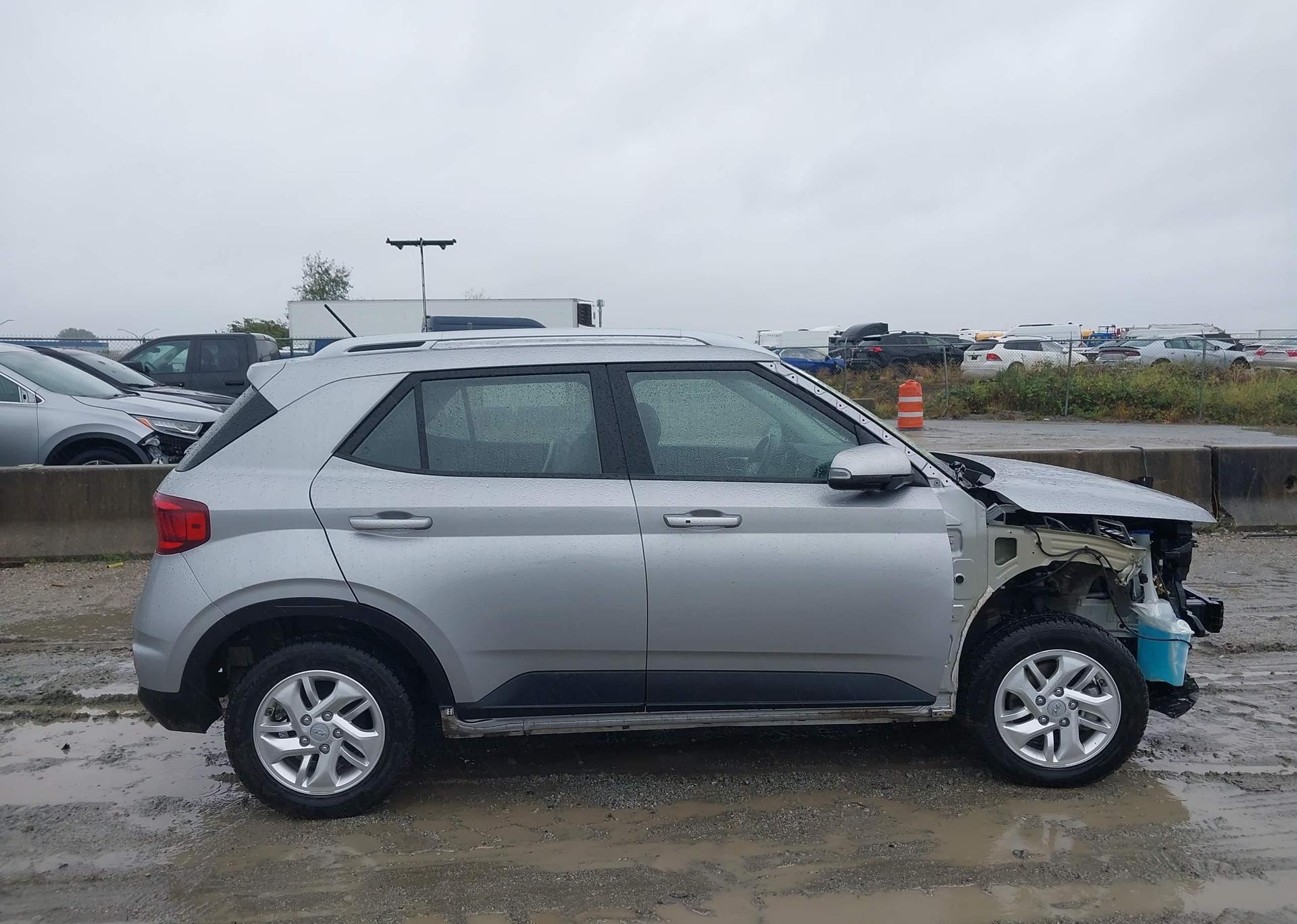 2024 HYUNDAI VENUE SEL