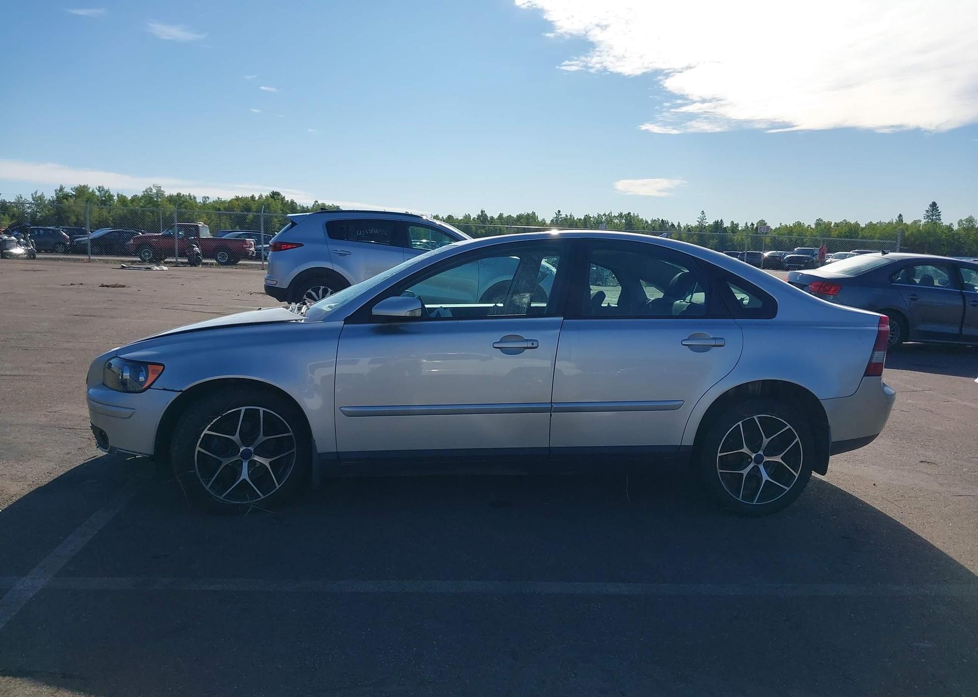 2005 VOLVO S40 2.4I