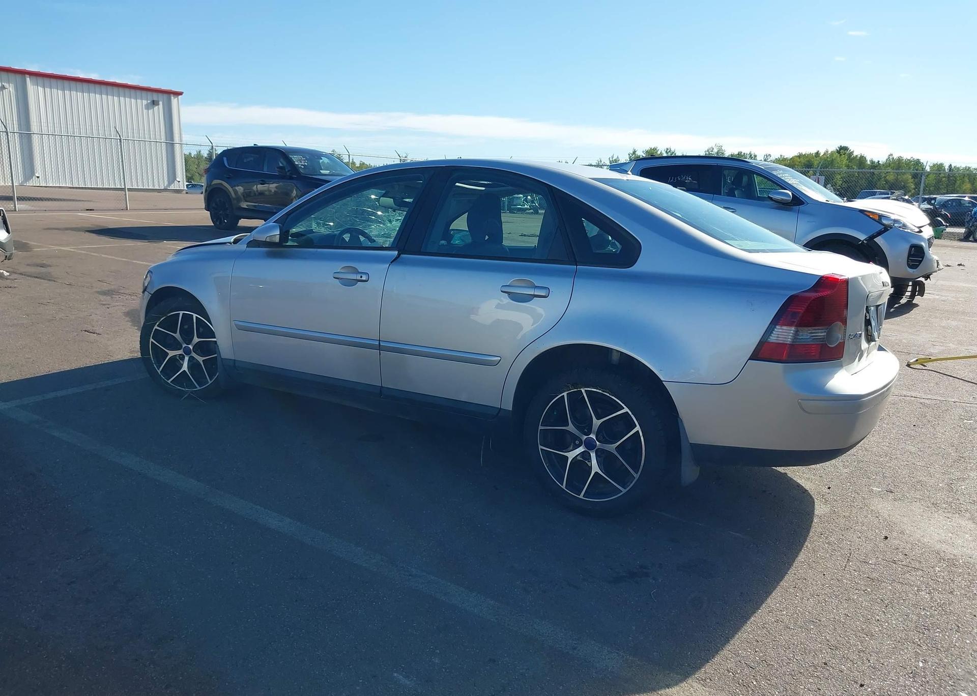 2005 VOLVO S40 2.4I