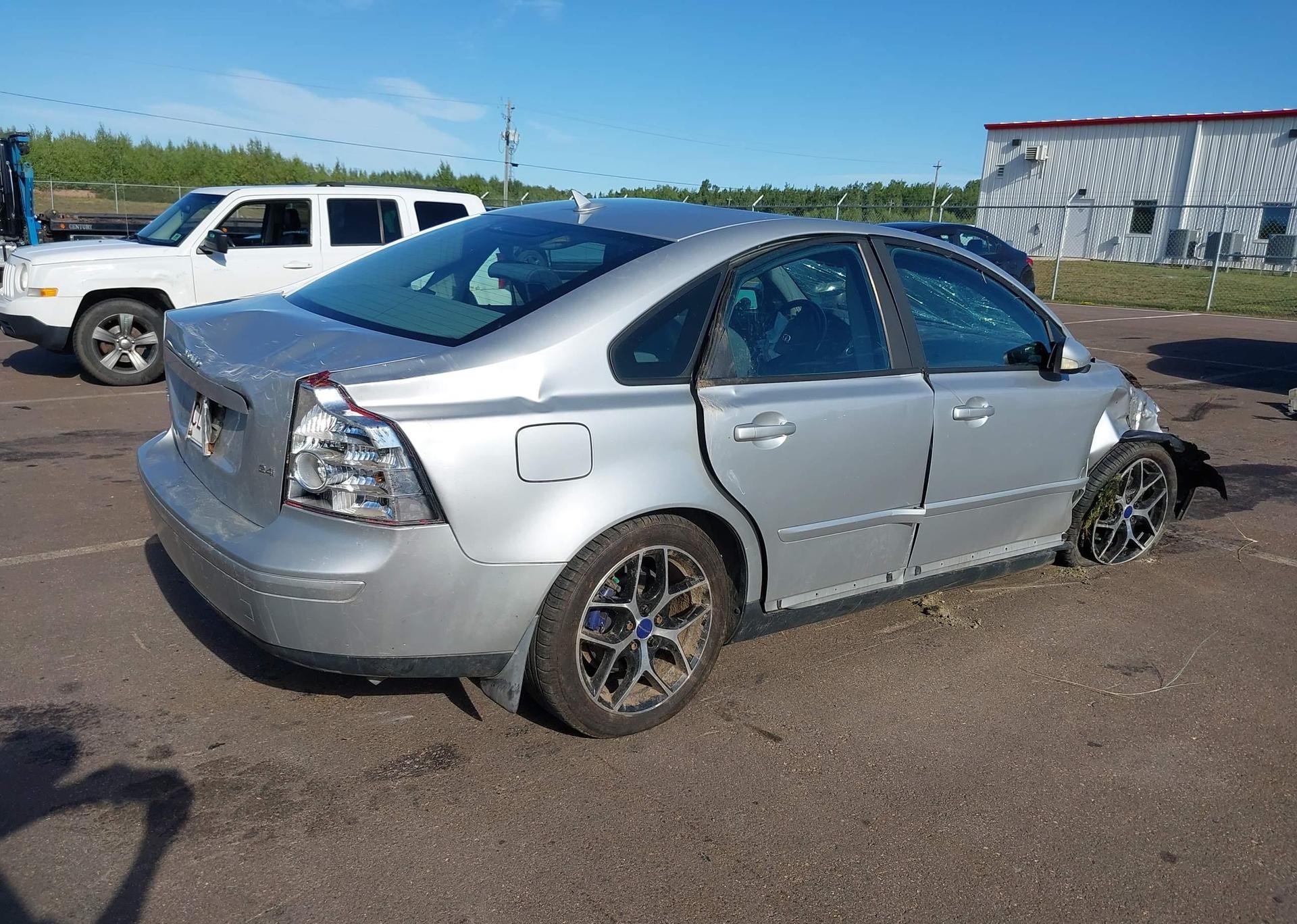 2005 VOLVO S40 2.4I