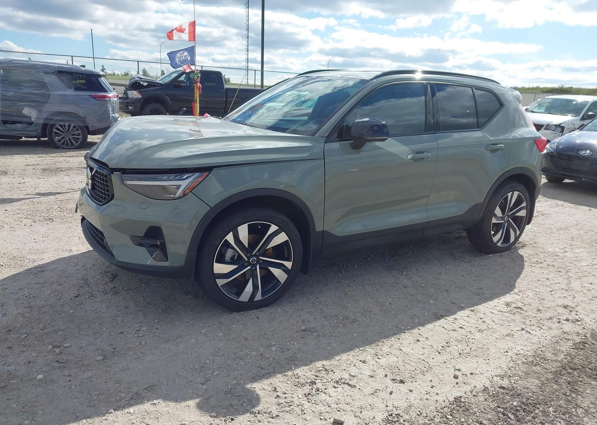 2024 VOLVO XC40 ULTIMATE
