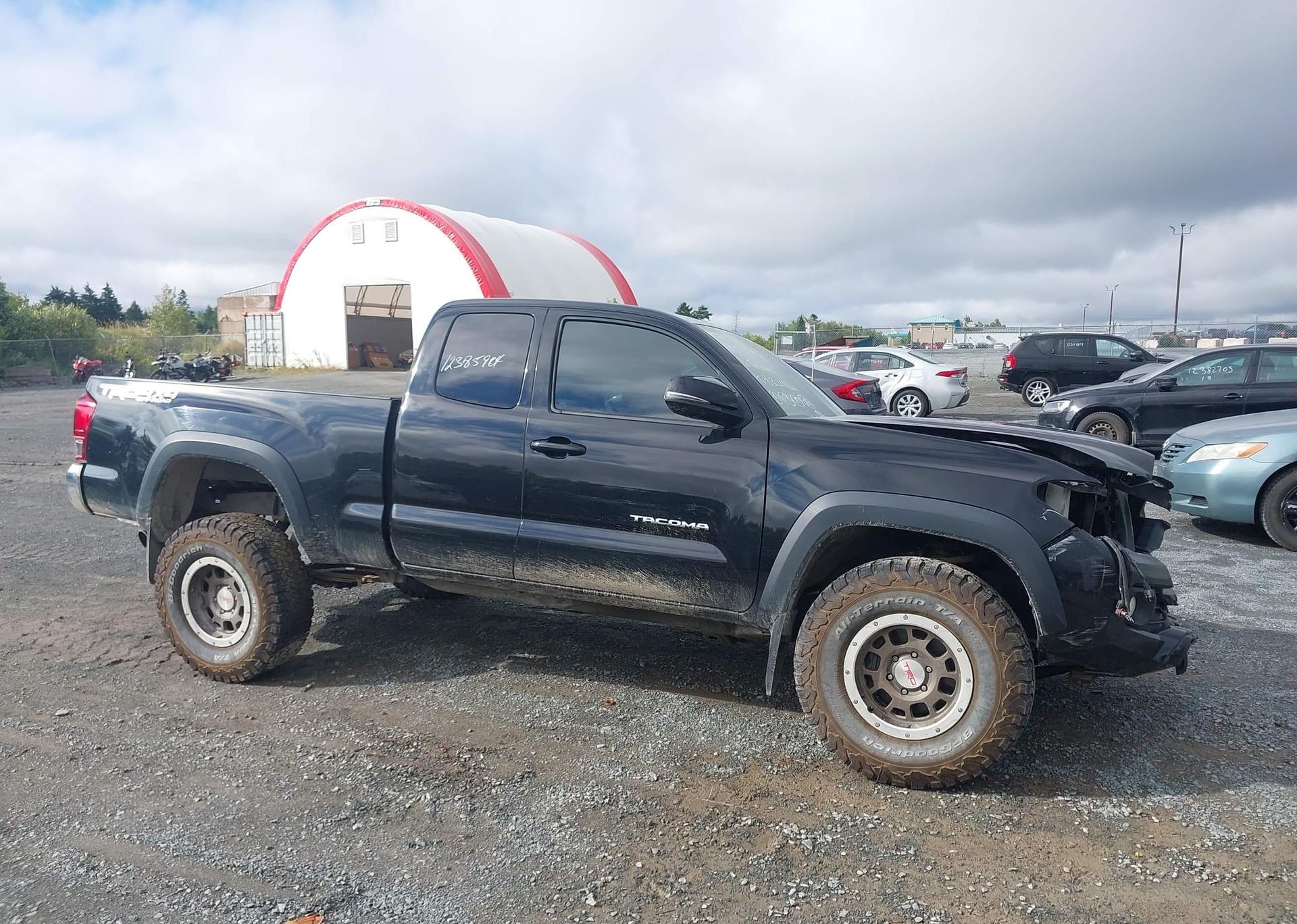 2016 TOYOTA TACOMA SR5