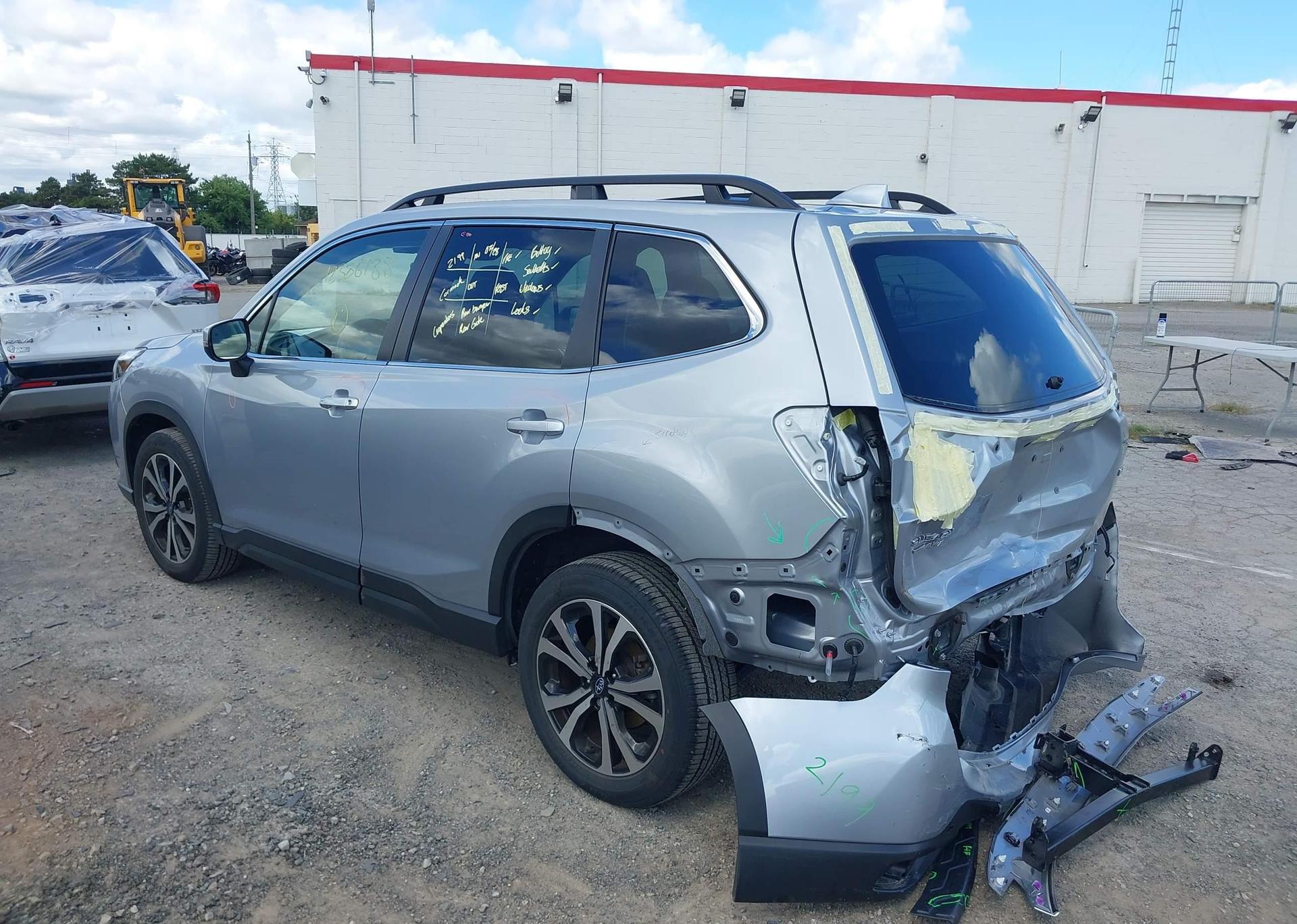 2023 SUBARU FORESTER LIMITED