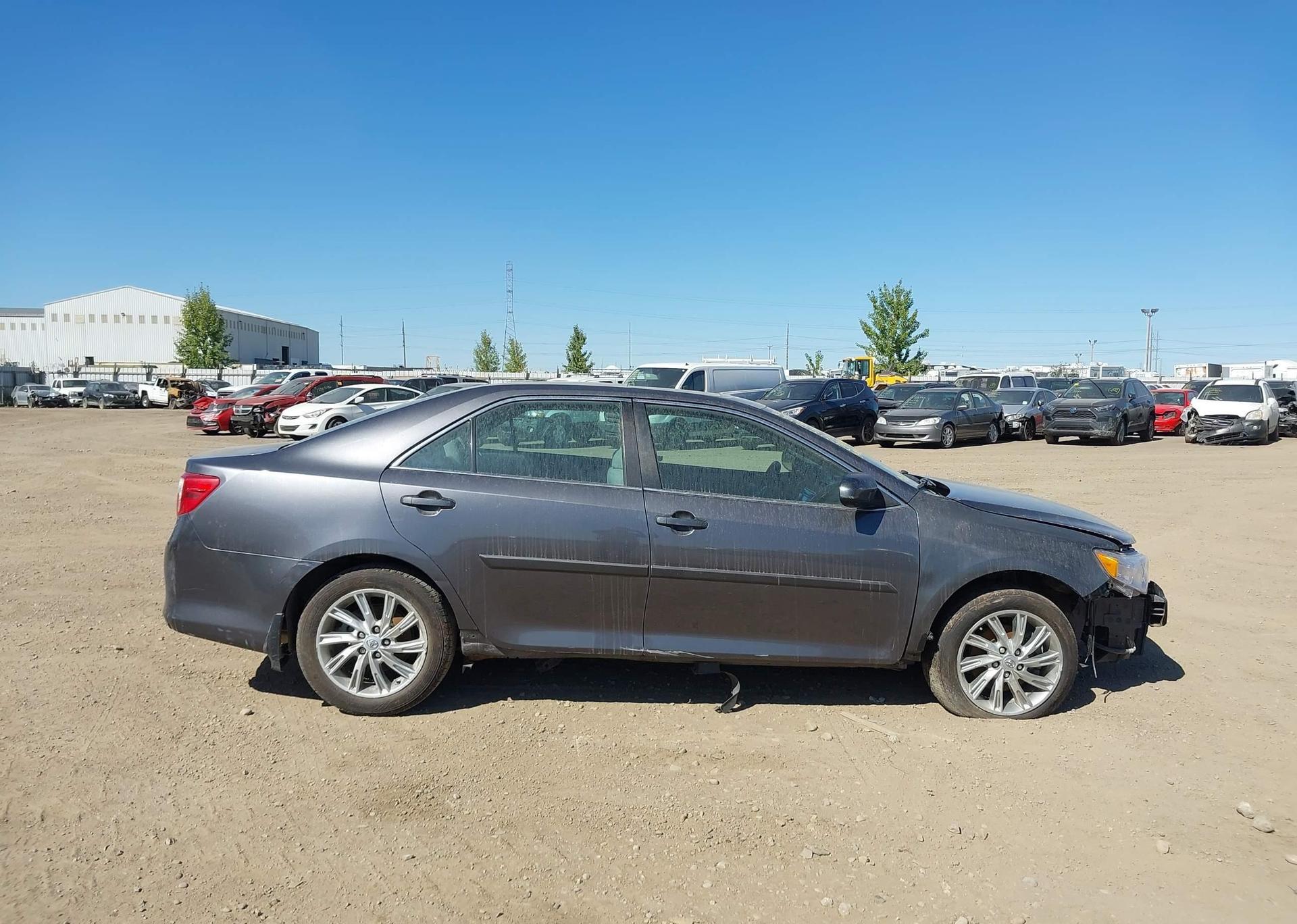 2014 TOYOTA CAMRY LE
