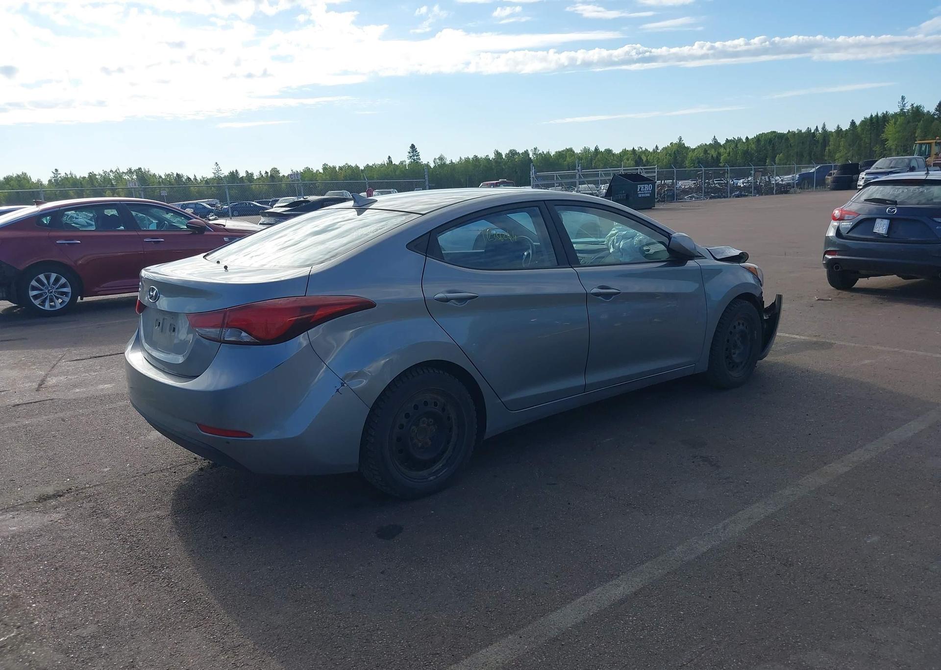 2015 HYUNDAI ELANTRA SE
