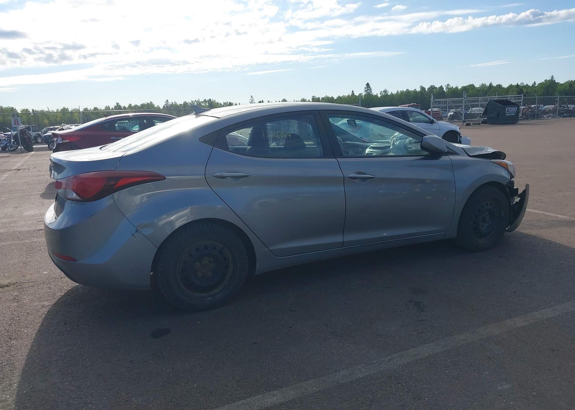 2015 HYUNDAI ELANTRA SE