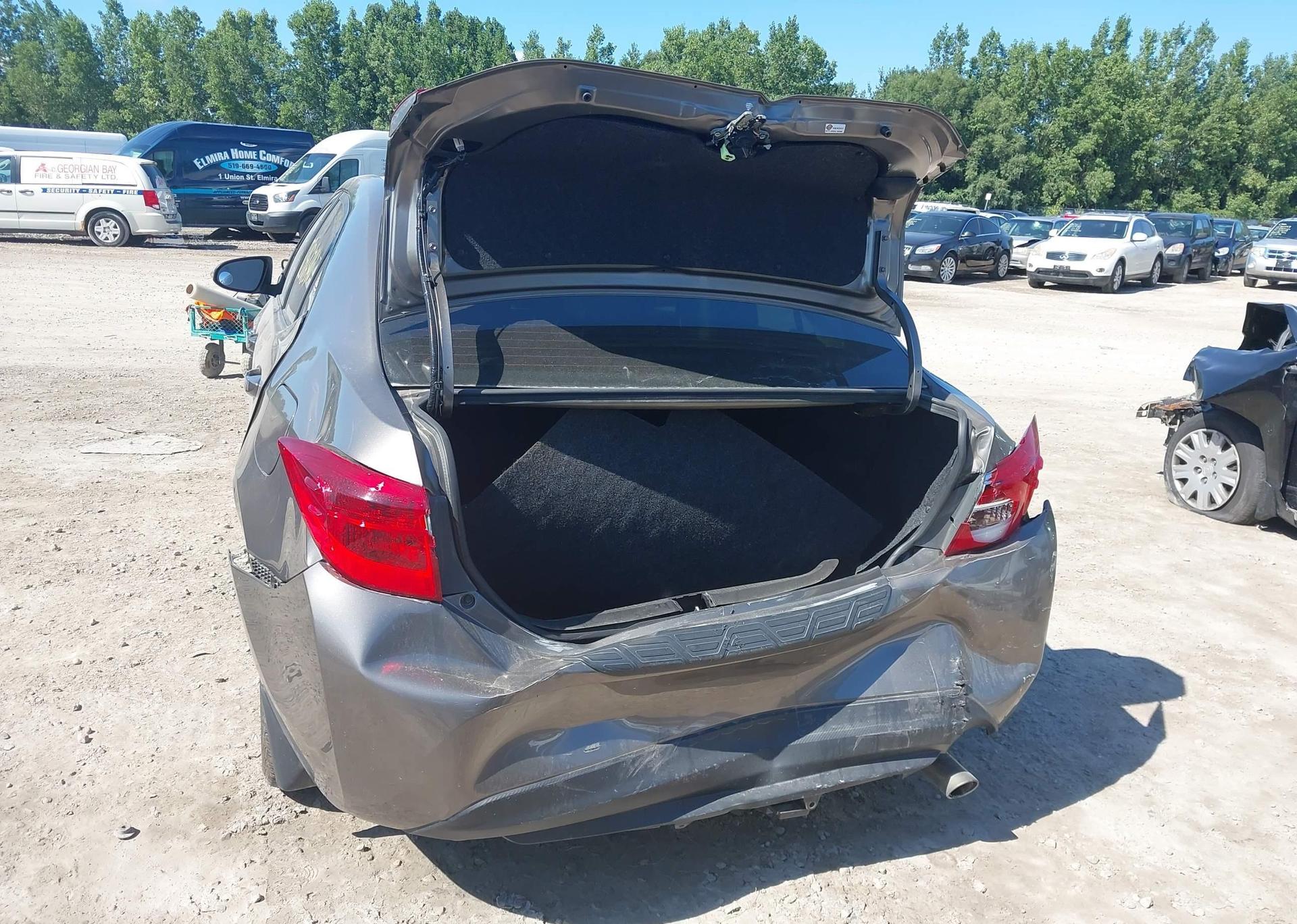2018 TOYOTA COROLLA SE