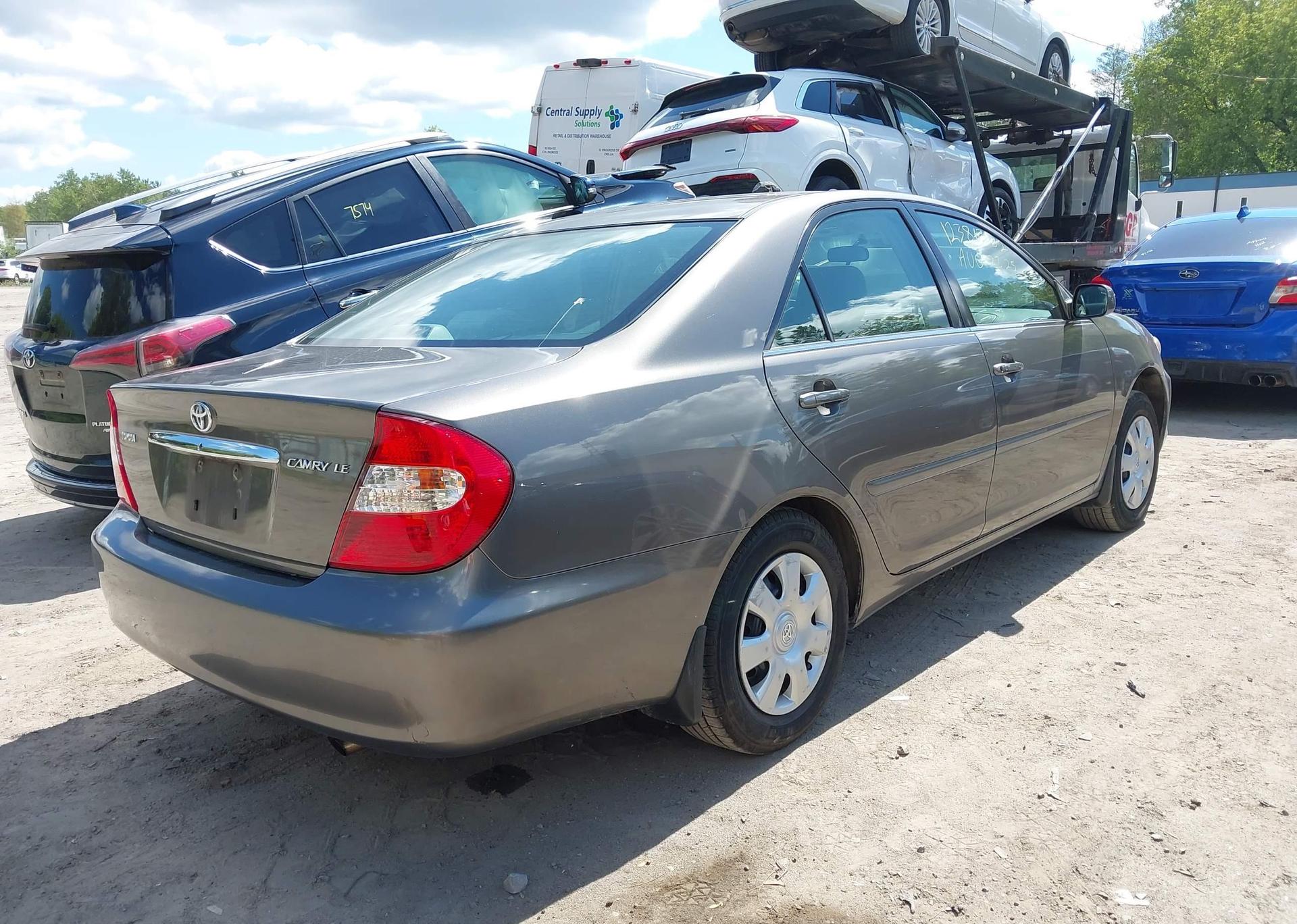 2004 TOYOTA CAMRY LE