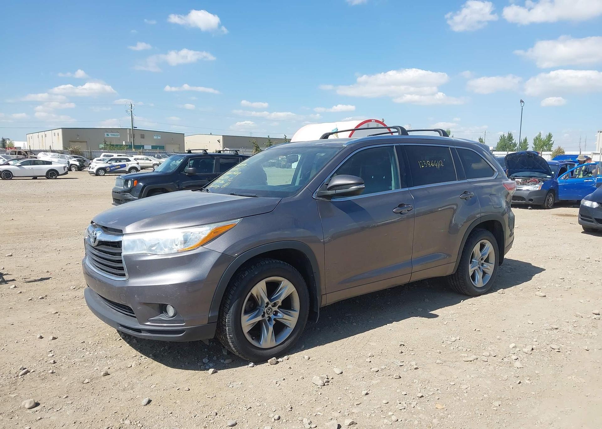 2016 TOYOTA HIGHLANDER LIMITED