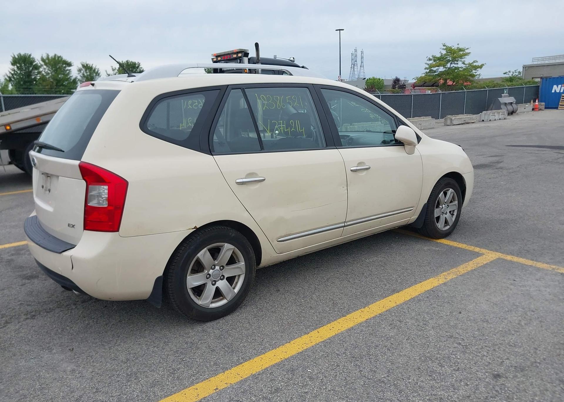 2012 KIA RONDO