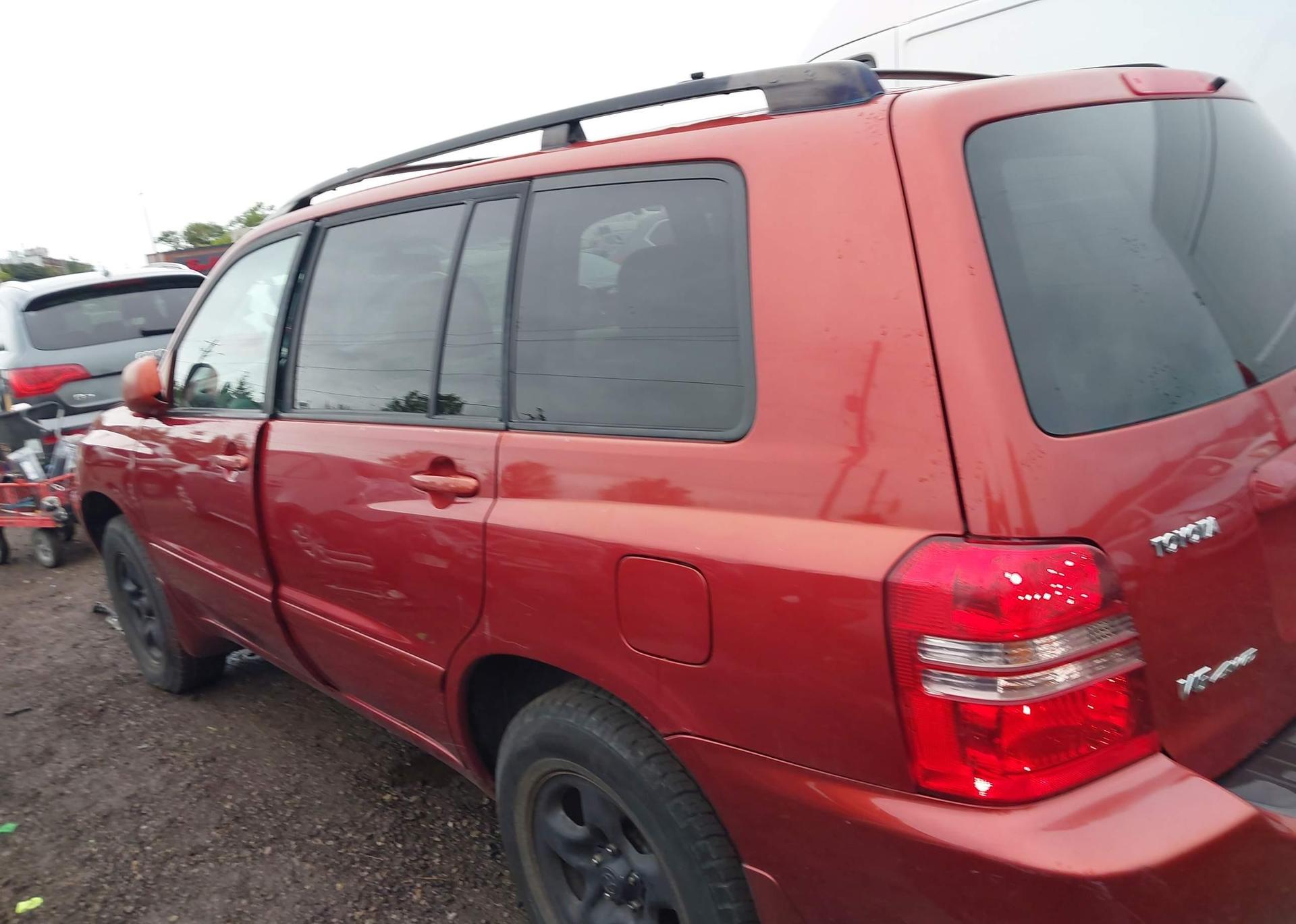 2003 TOYOTA HIGHLANDER BASE V6