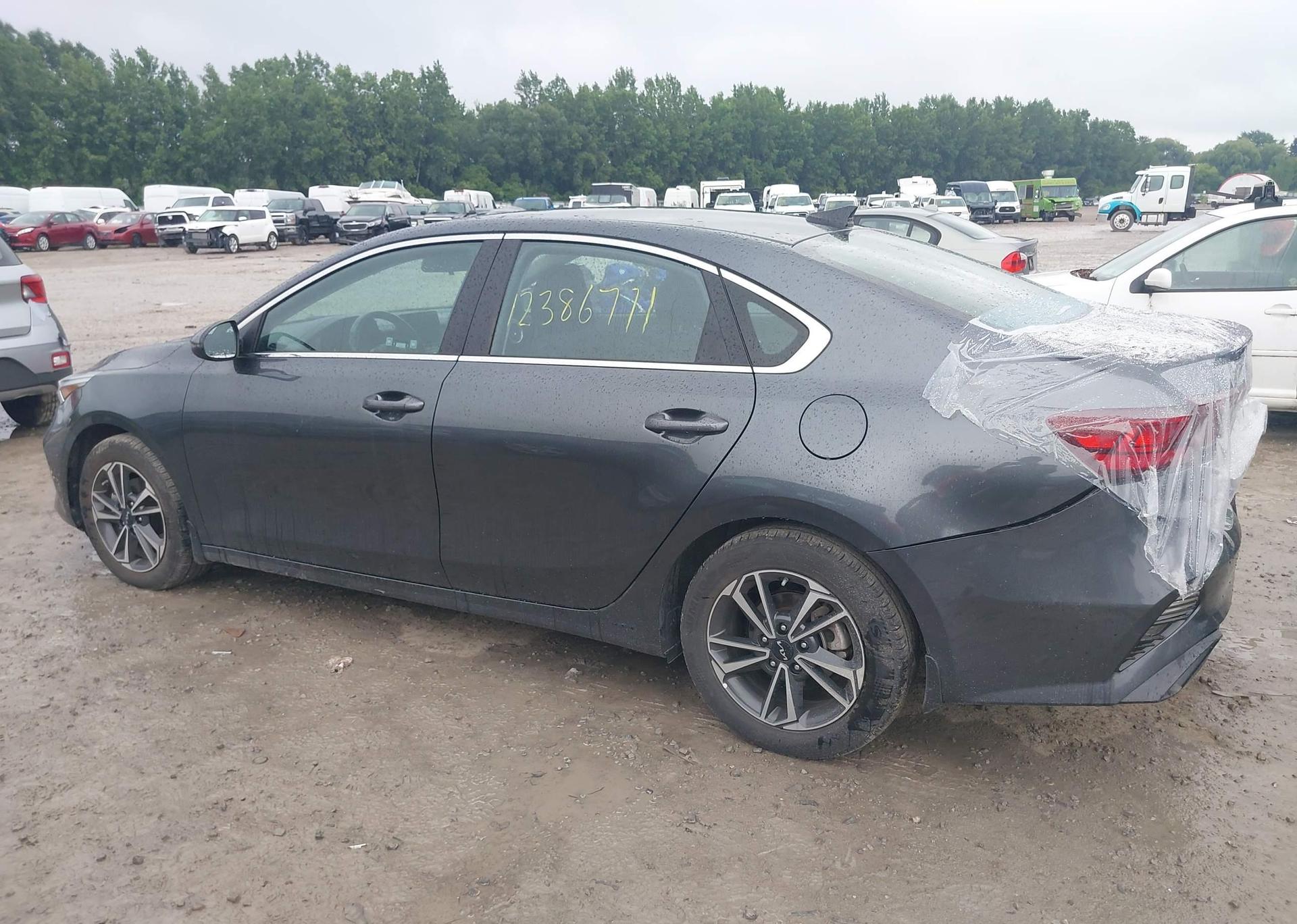 2024 KIA FORTE EX
