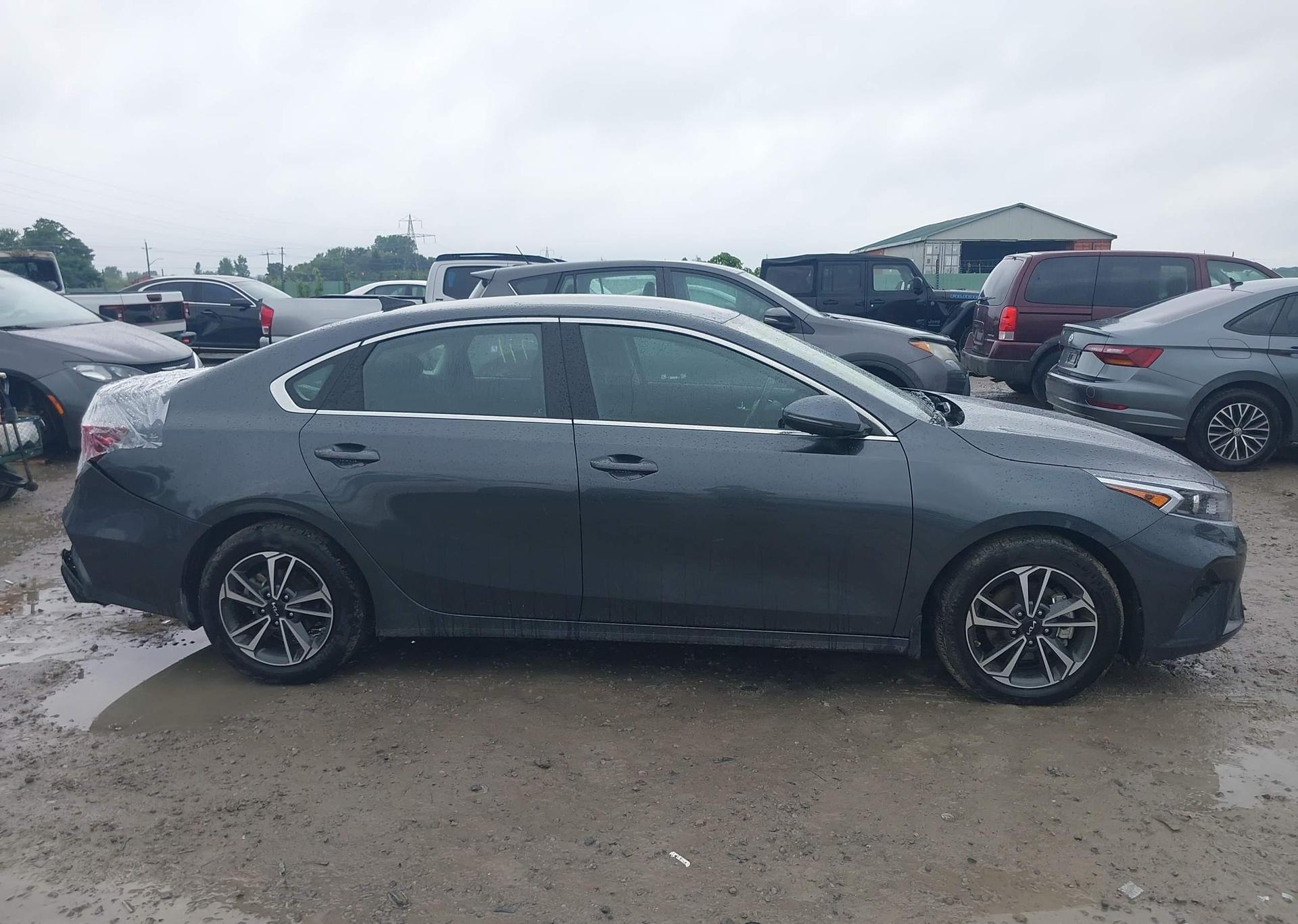 2024 KIA FORTE EX