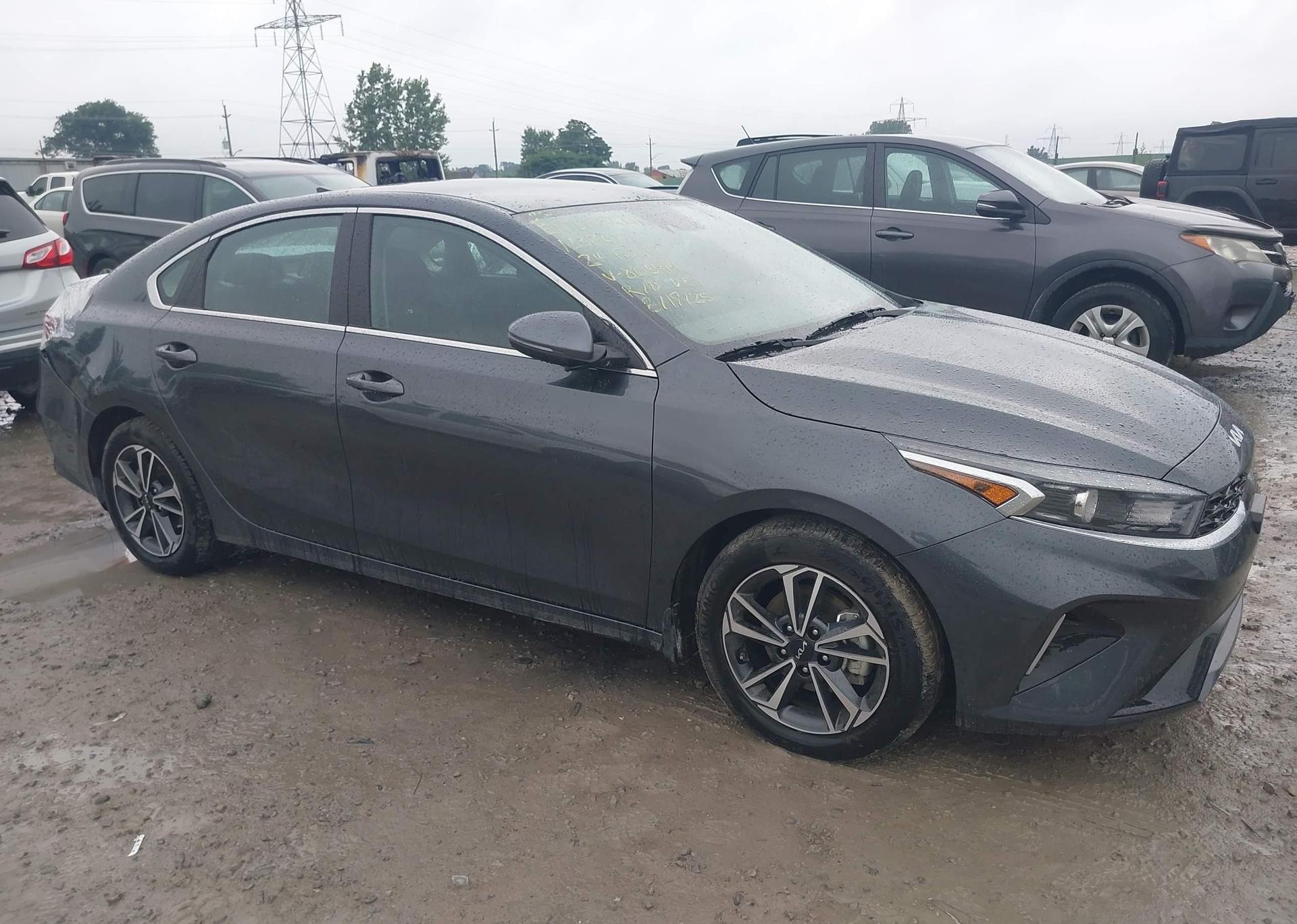2024 KIA FORTE EX