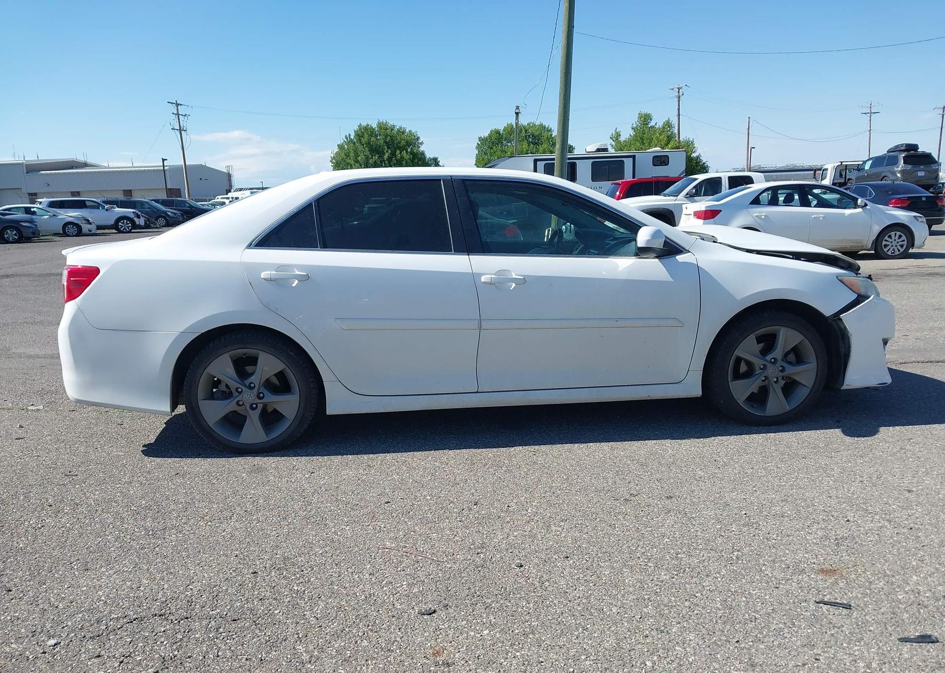 2012 TOYOTA CAMRY SE