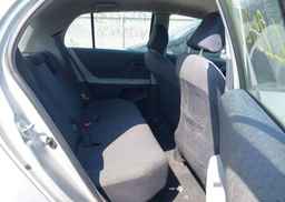2010 TOYOTA YARIS LE