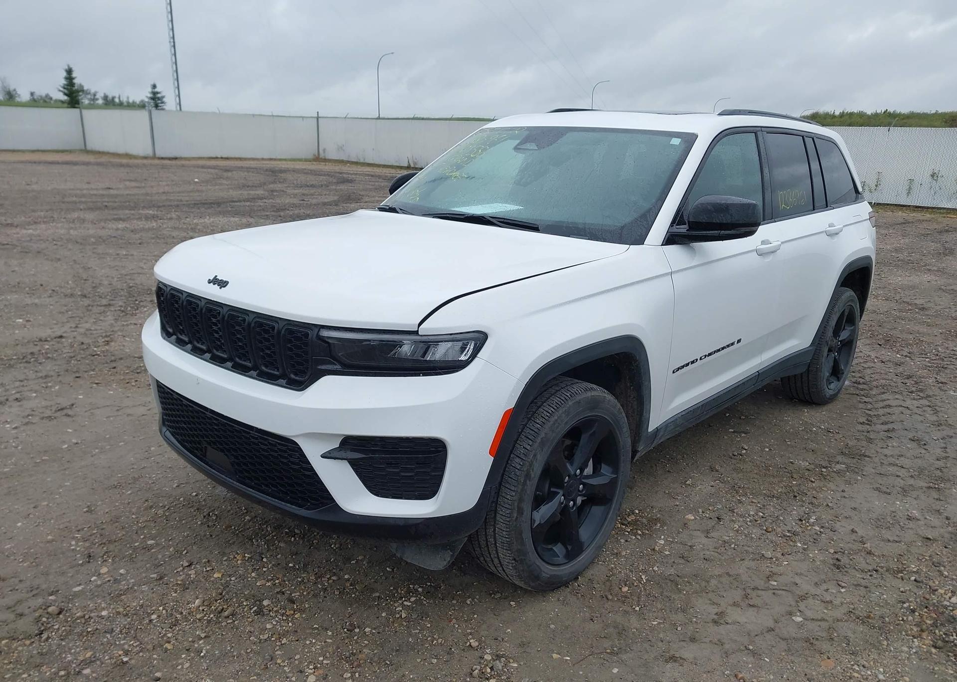 2024 JEEP GRAND CHEROKEE LAREDO
