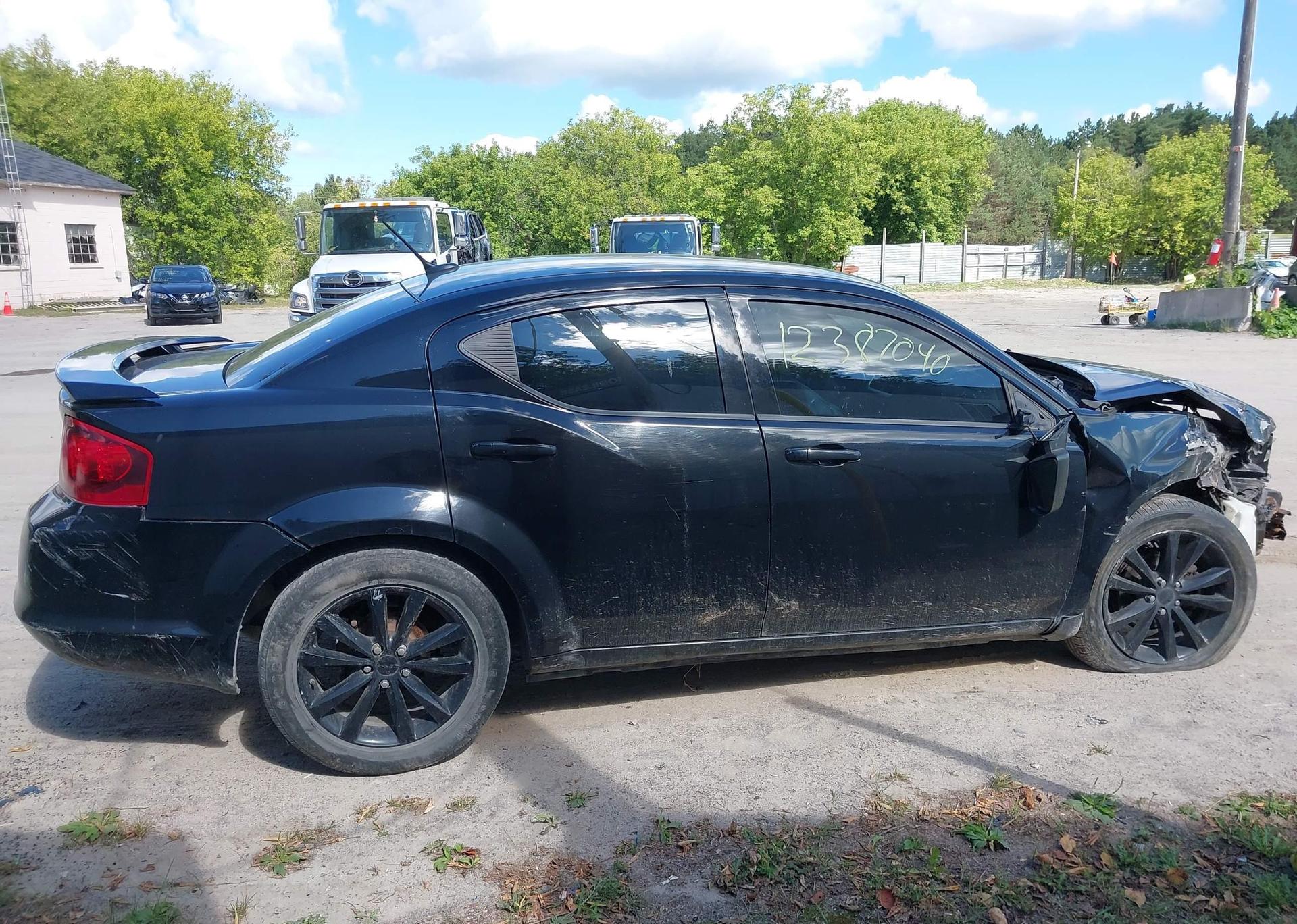 2013 DODGE AVENGER SE