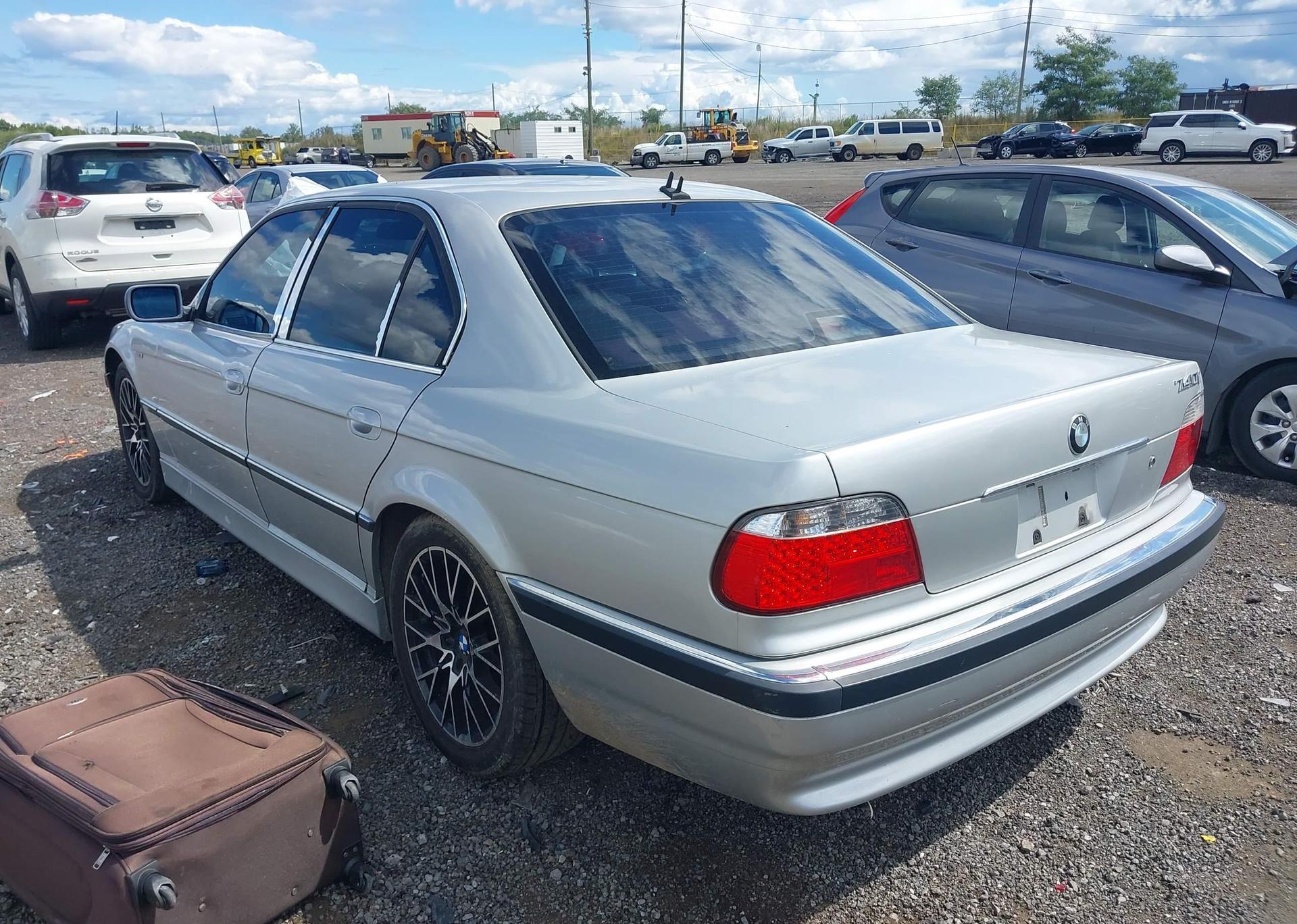 2001 BMW 740I