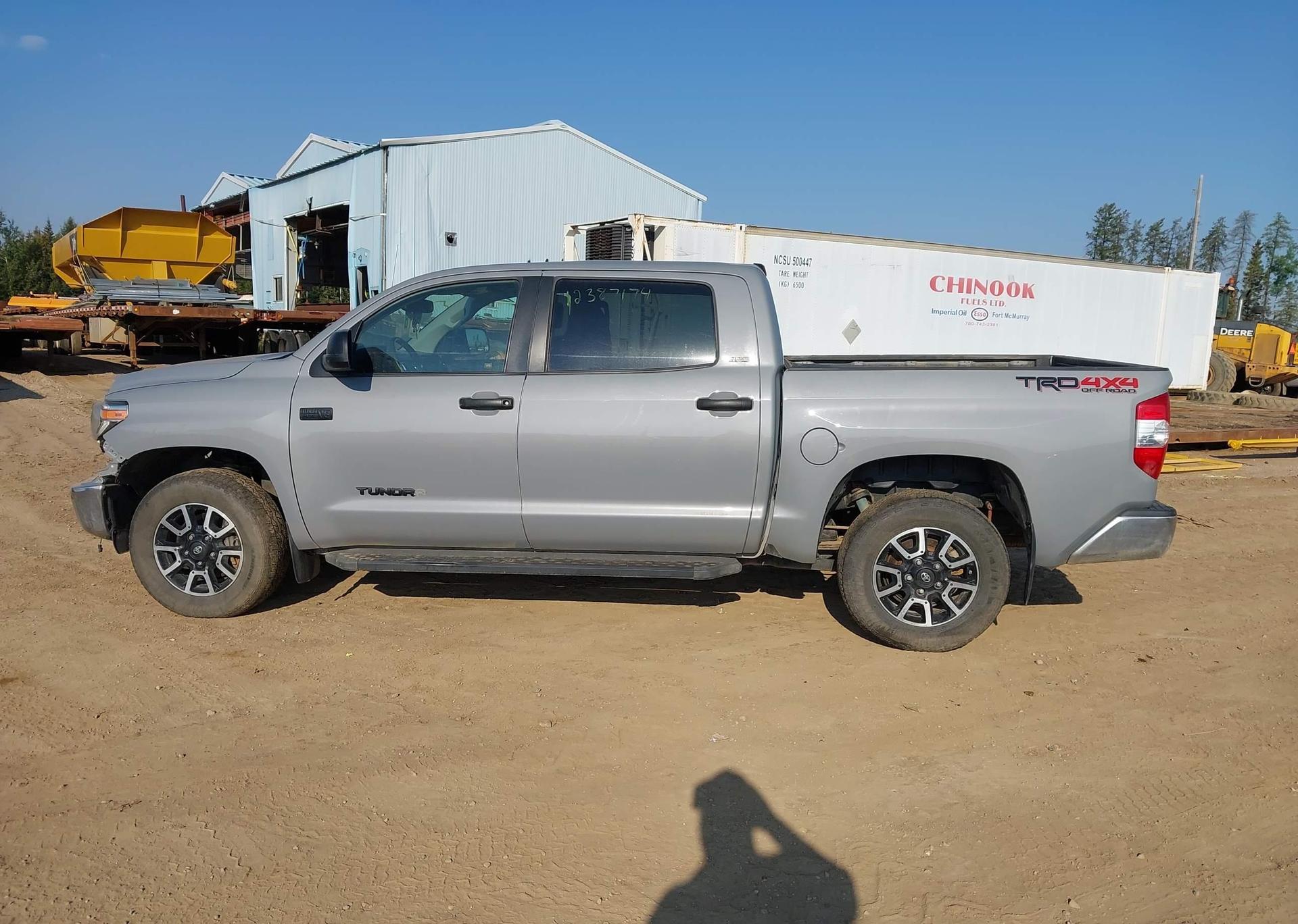 2018 TOYOTA TUNDRA CREWMAX SR5