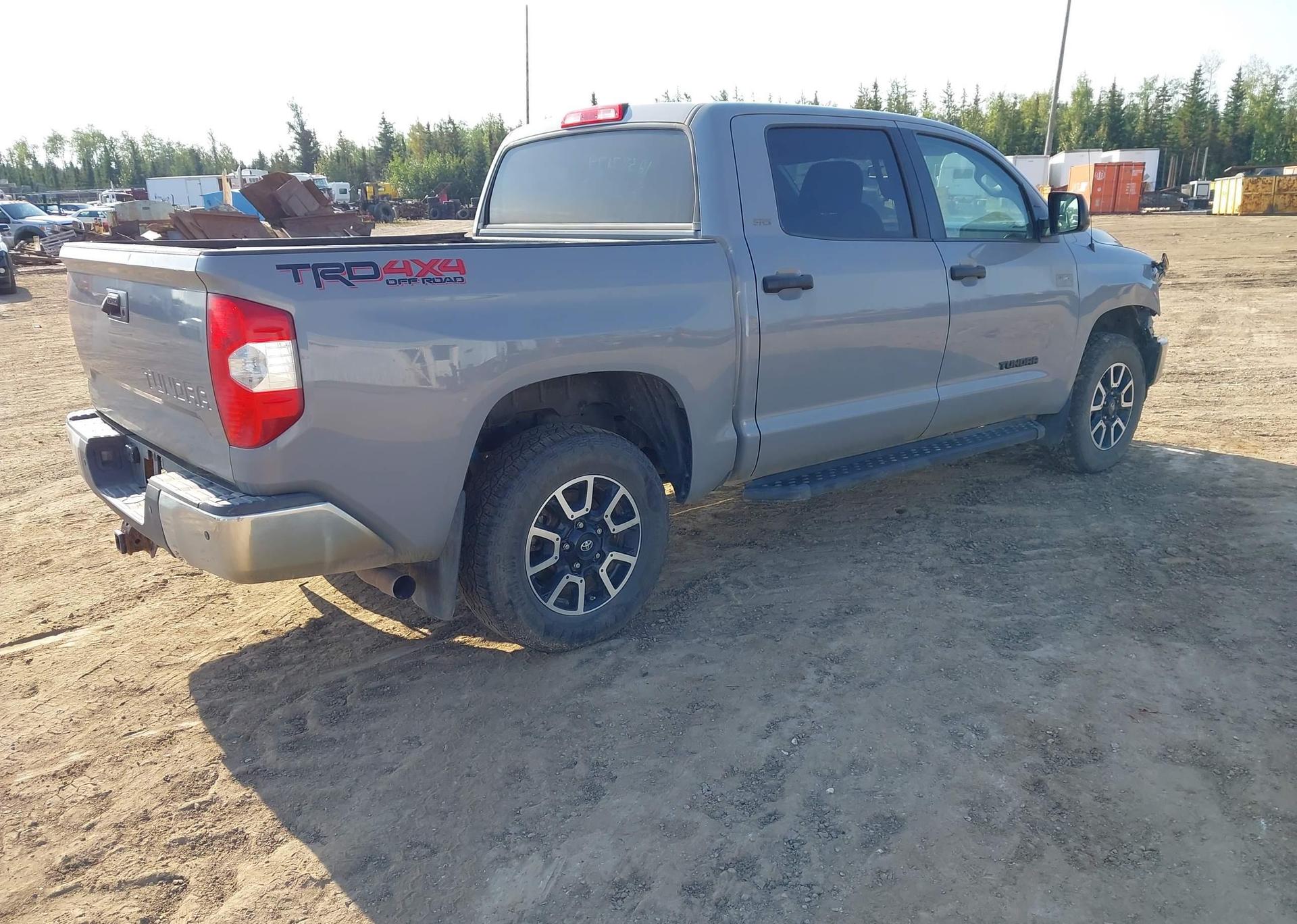 2018 TOYOTA TUNDRA CREWMAX SR5