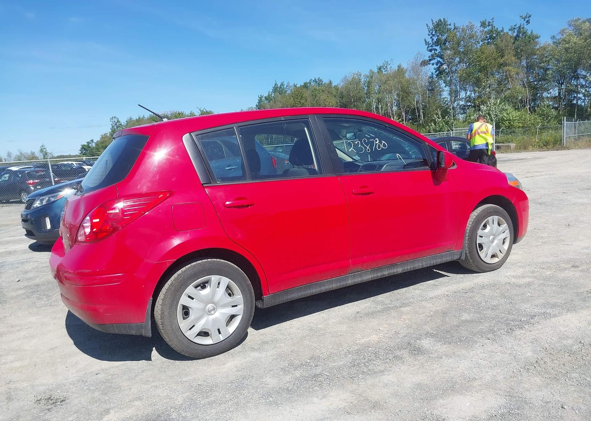 2011 NISSAN VERSA 1.8S