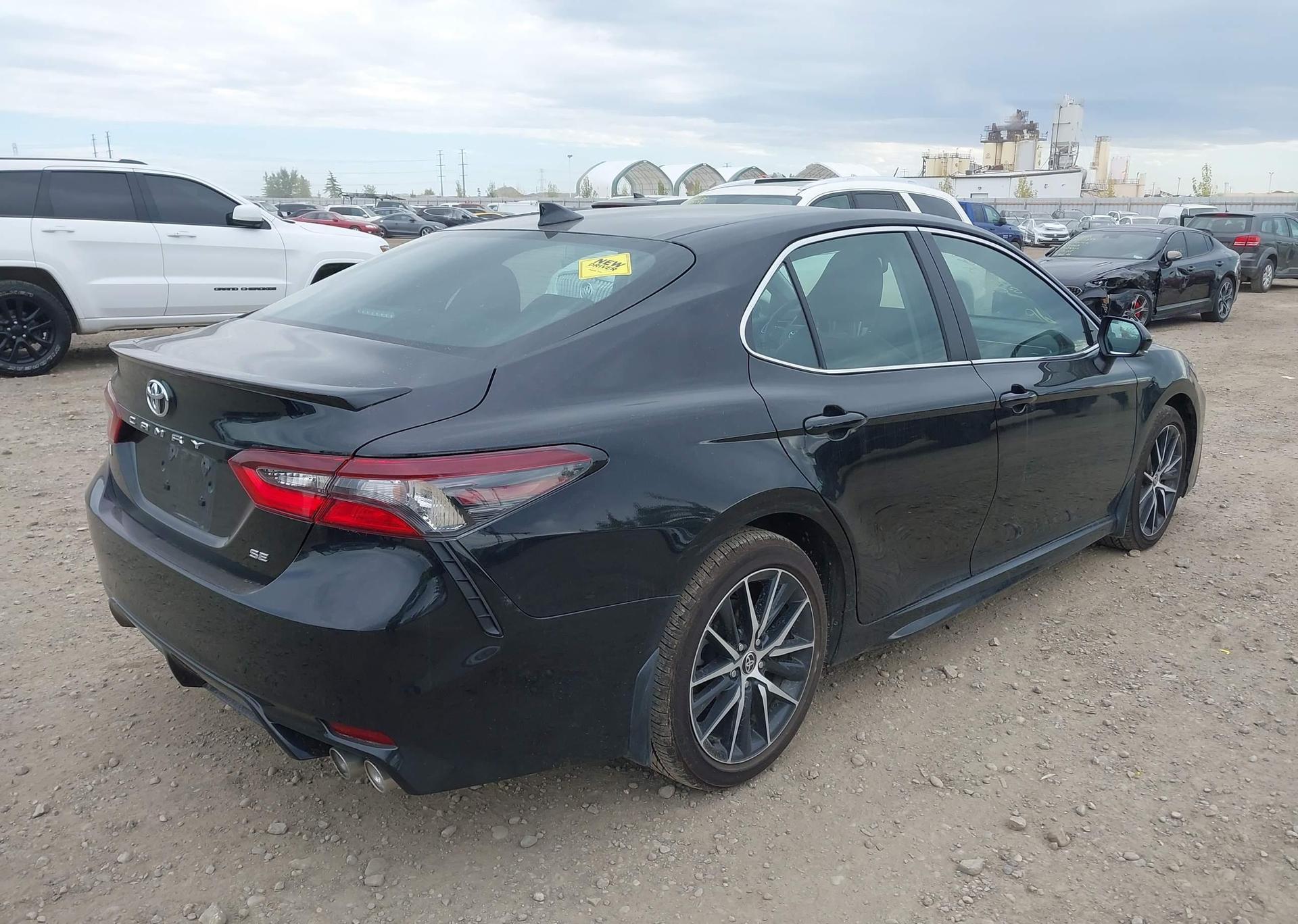 2024 TOYOTA CAMRY SE