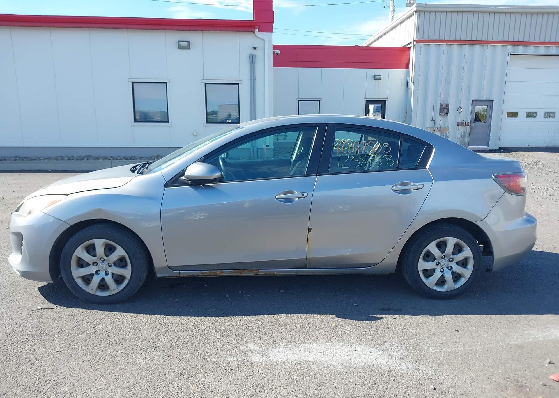 2013 MAZDA 3 I