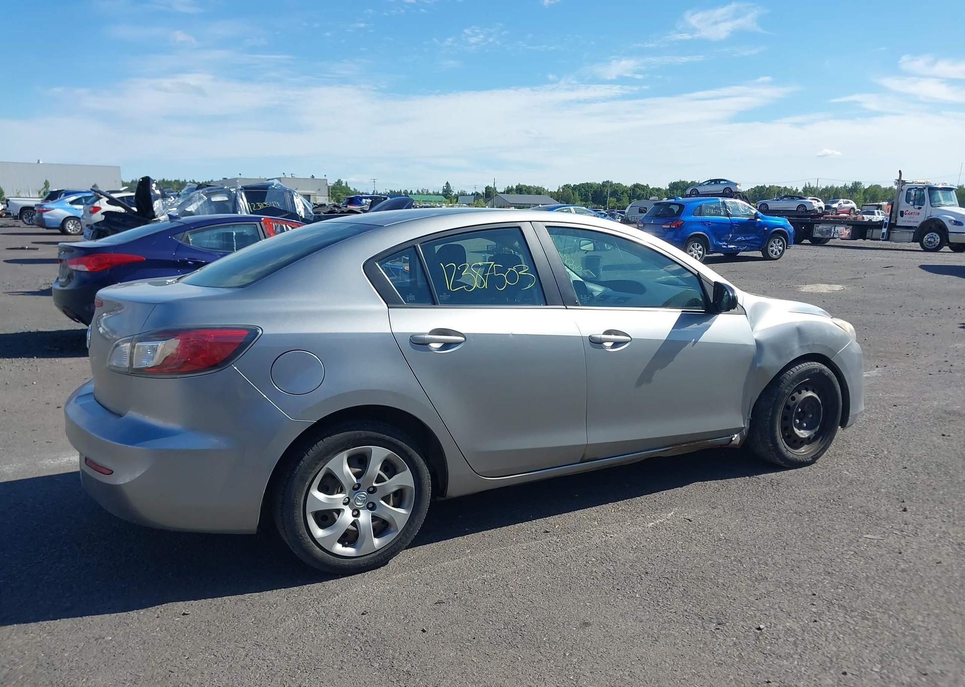 2013 MAZDA 3 I