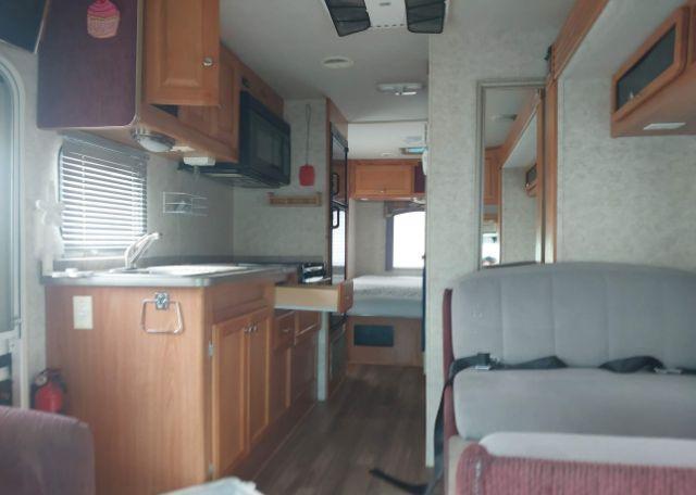 2005 FORD ECONOLINE E450 SUPER DUTY CUTWY VAN