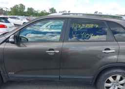 2013 KIA SORENTO