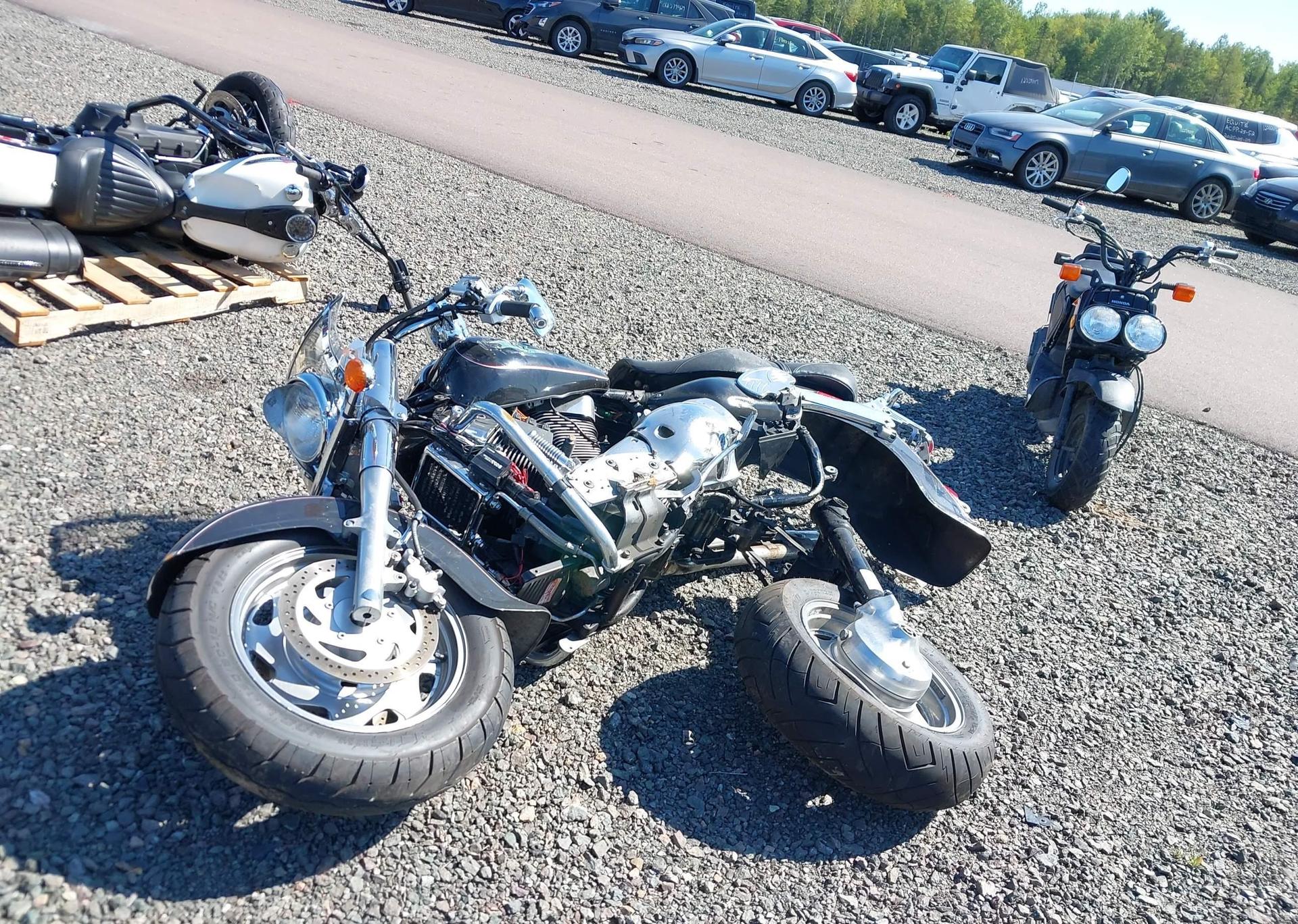 2003 SUZUKI VL1500