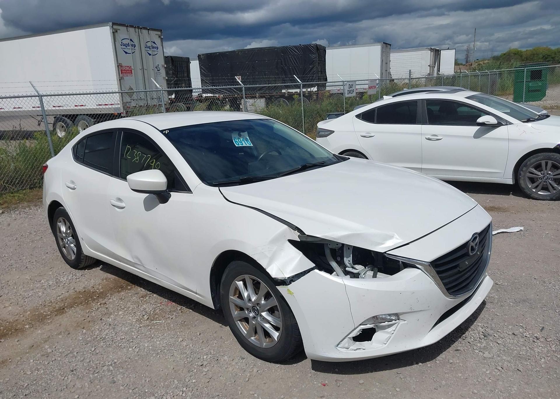 2016 MAZDA MAZDA3 GS