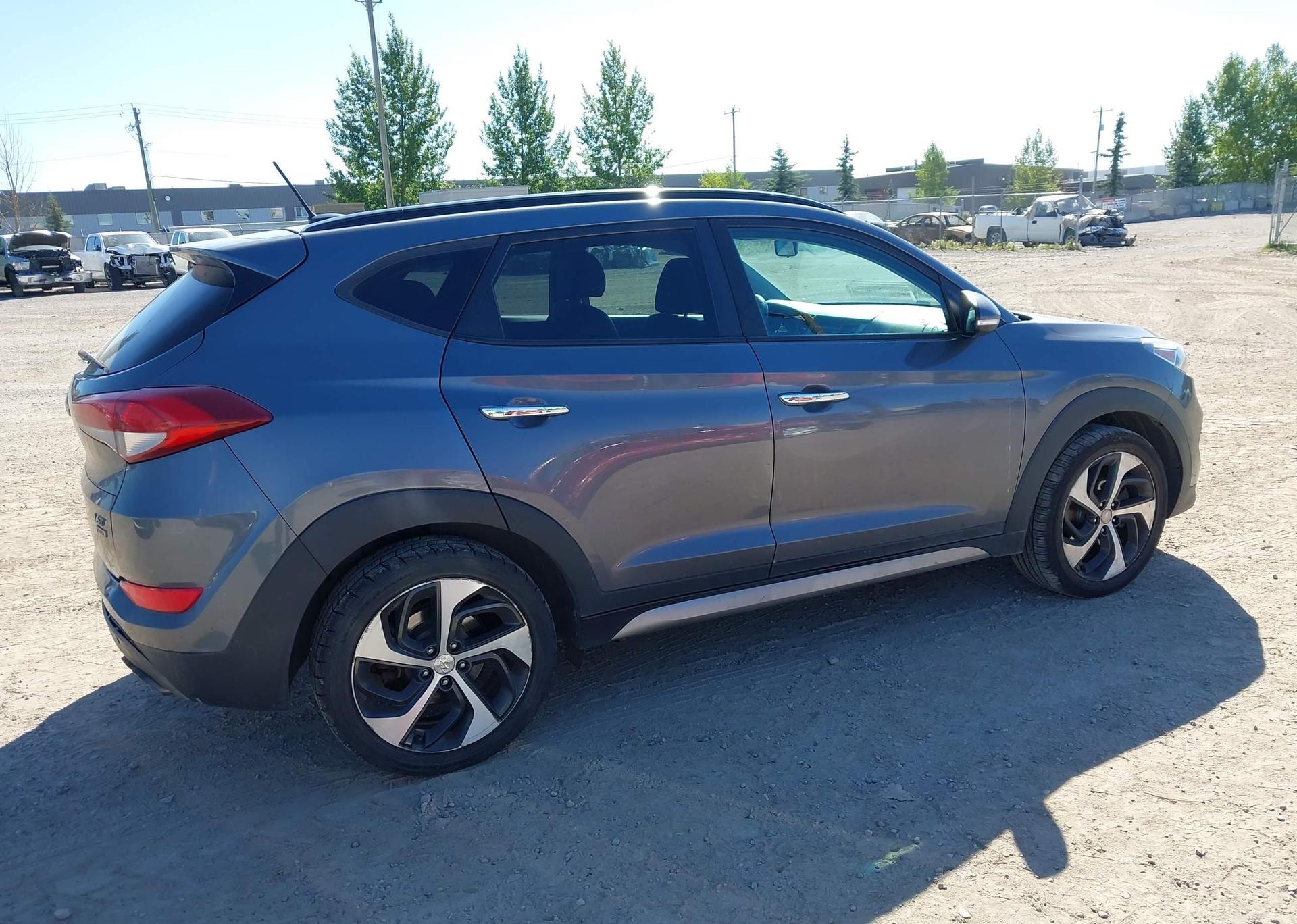 2017 HYUNDAI TUCSON SE