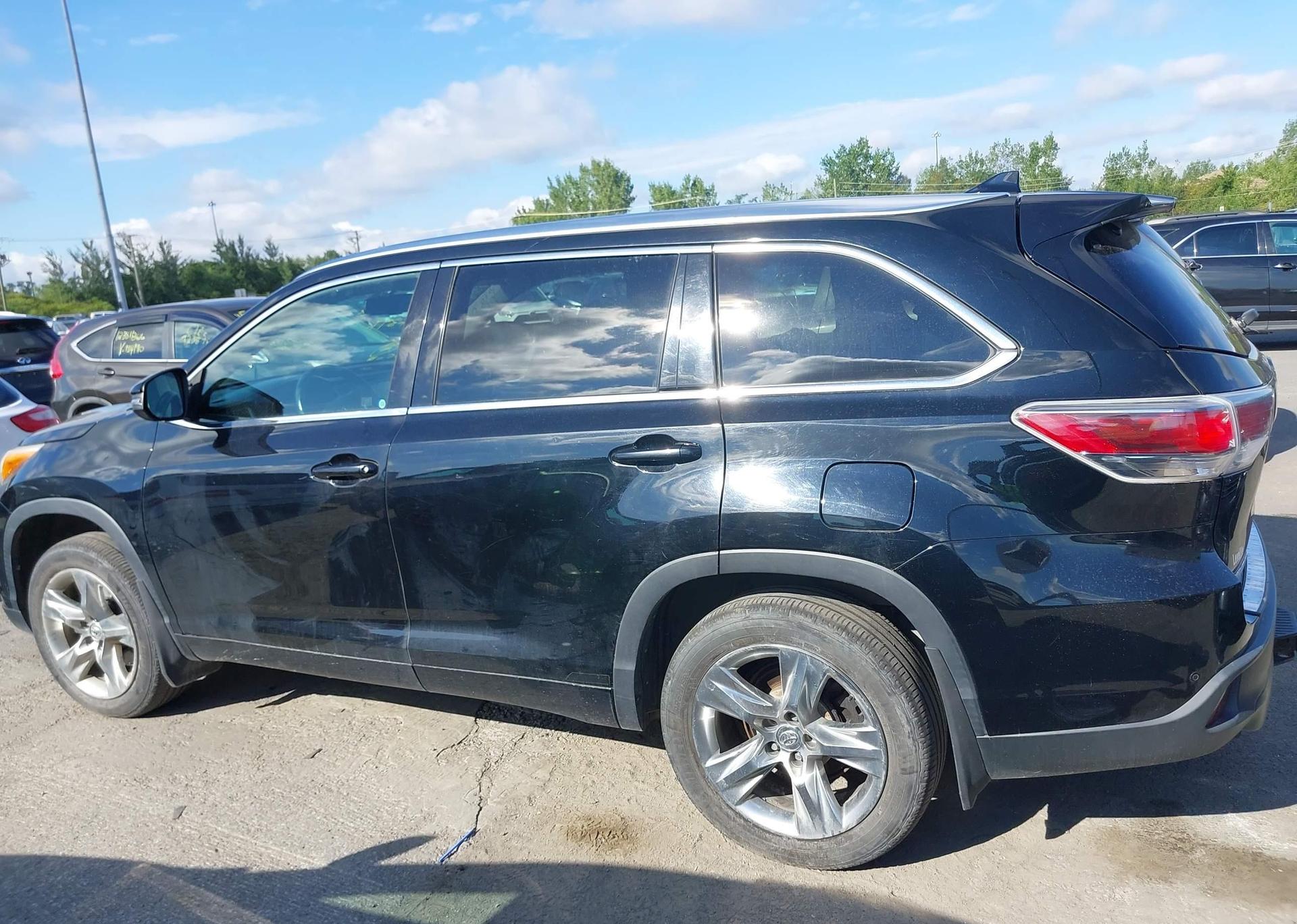 2015 TOYOTA HIGHLANDER