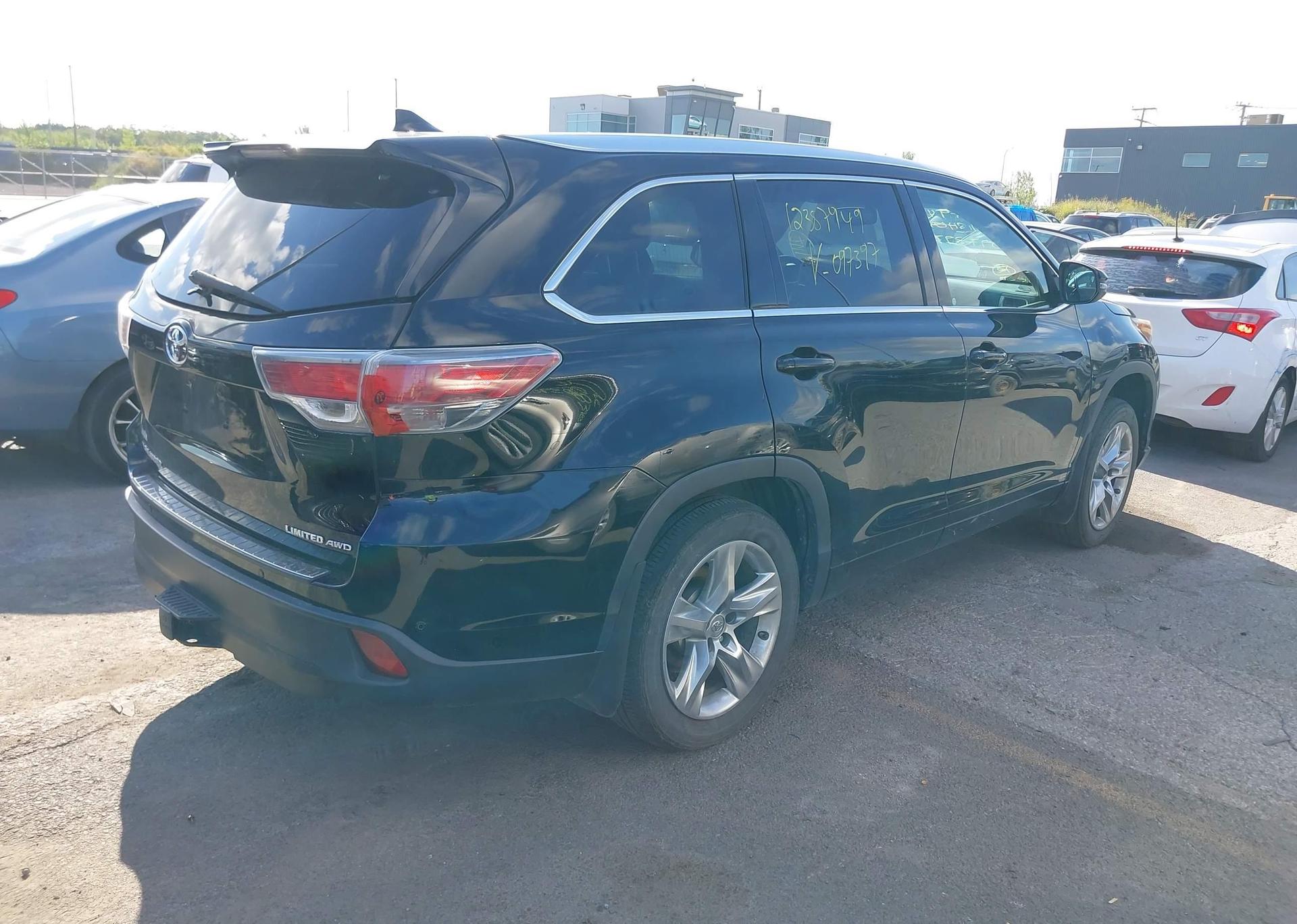2015 TOYOTA HIGHLANDER