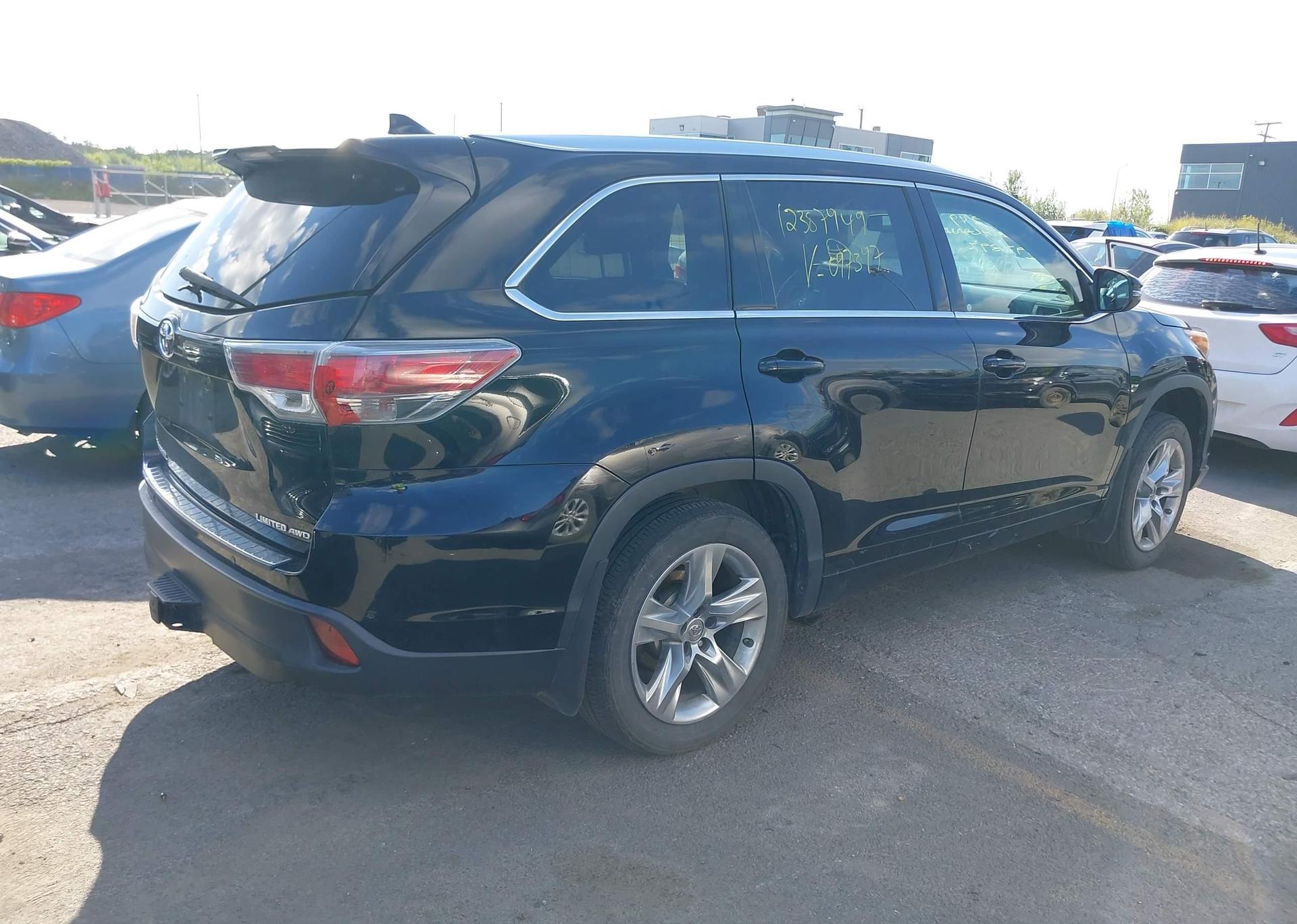 2015 TOYOTA HIGHLANDER