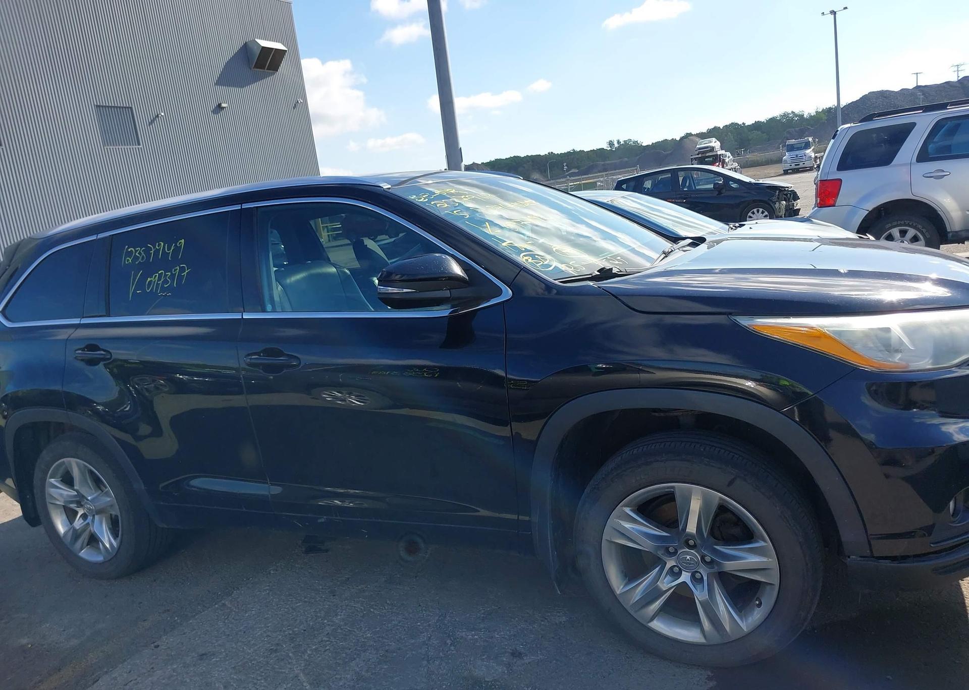 2015 TOYOTA HIGHLANDER