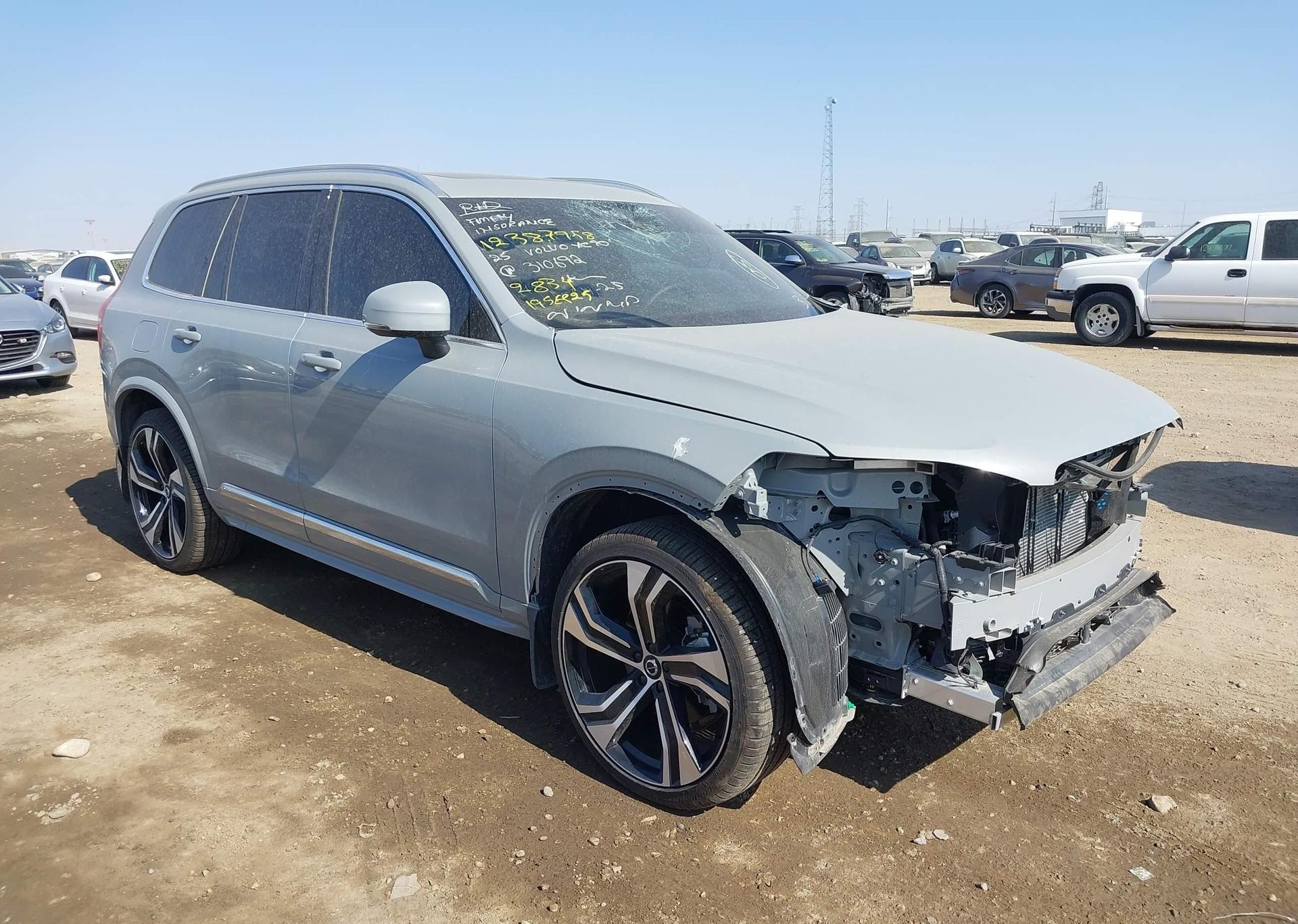 2025 VOLVO XC90 B6 ULTRA BRIGHT THEME