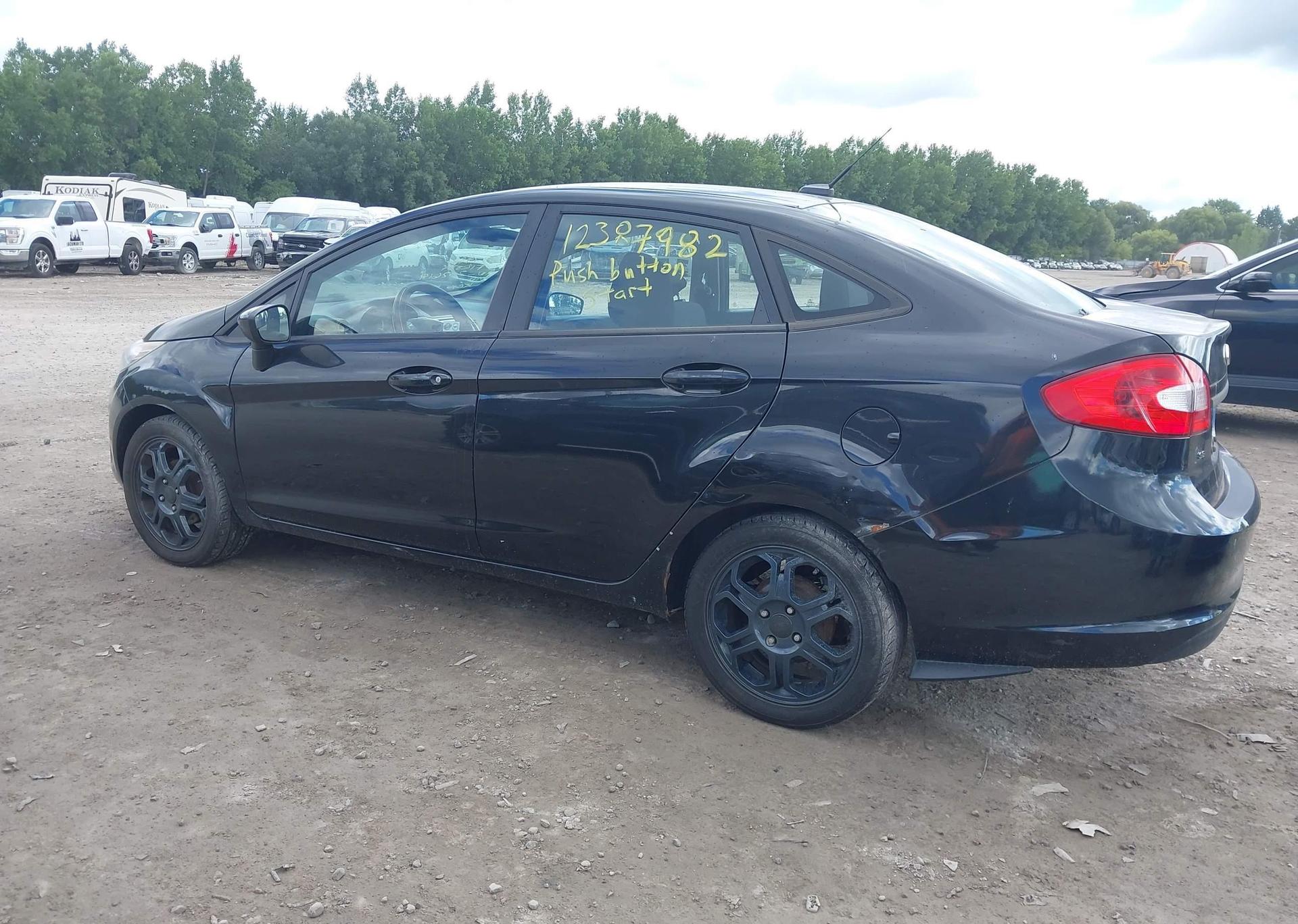 2013 FORD FIESTA SE