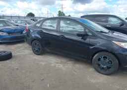 2013 FORD FIESTA SE