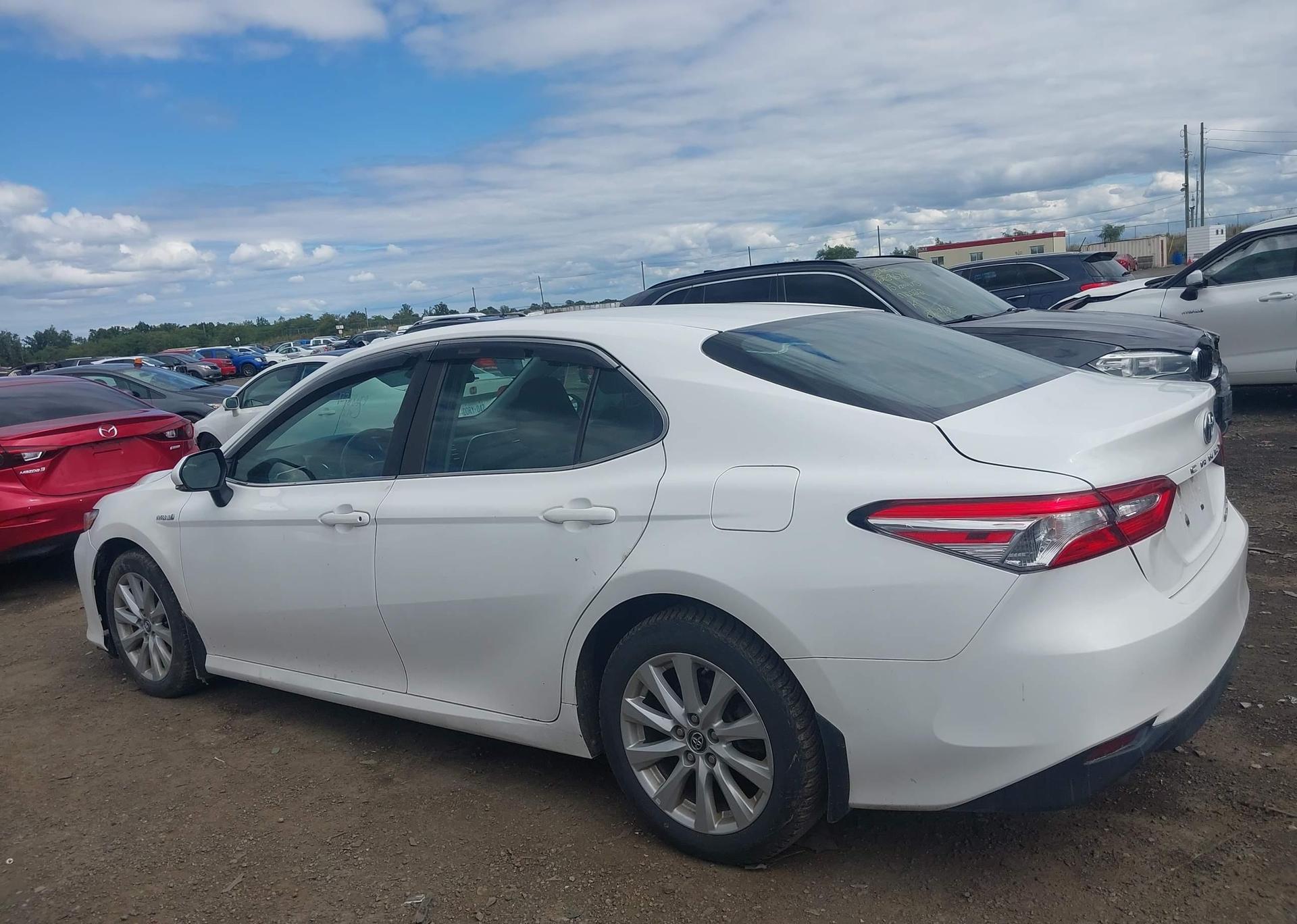 2018 TOYOTA CAMRY LE