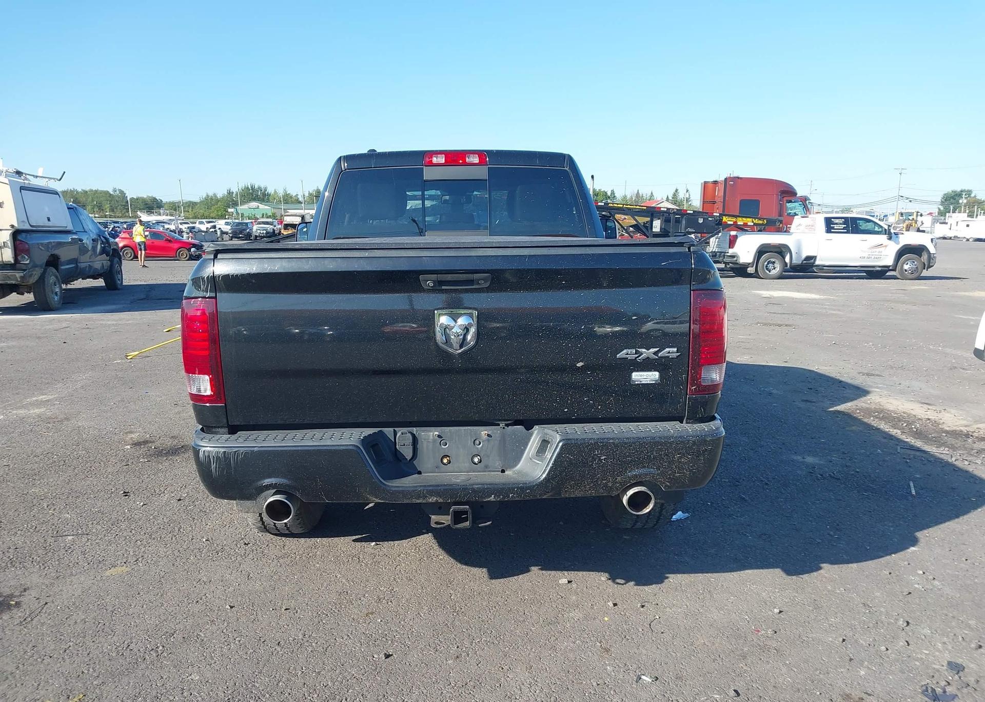 2015 RAM 1500 SPORT