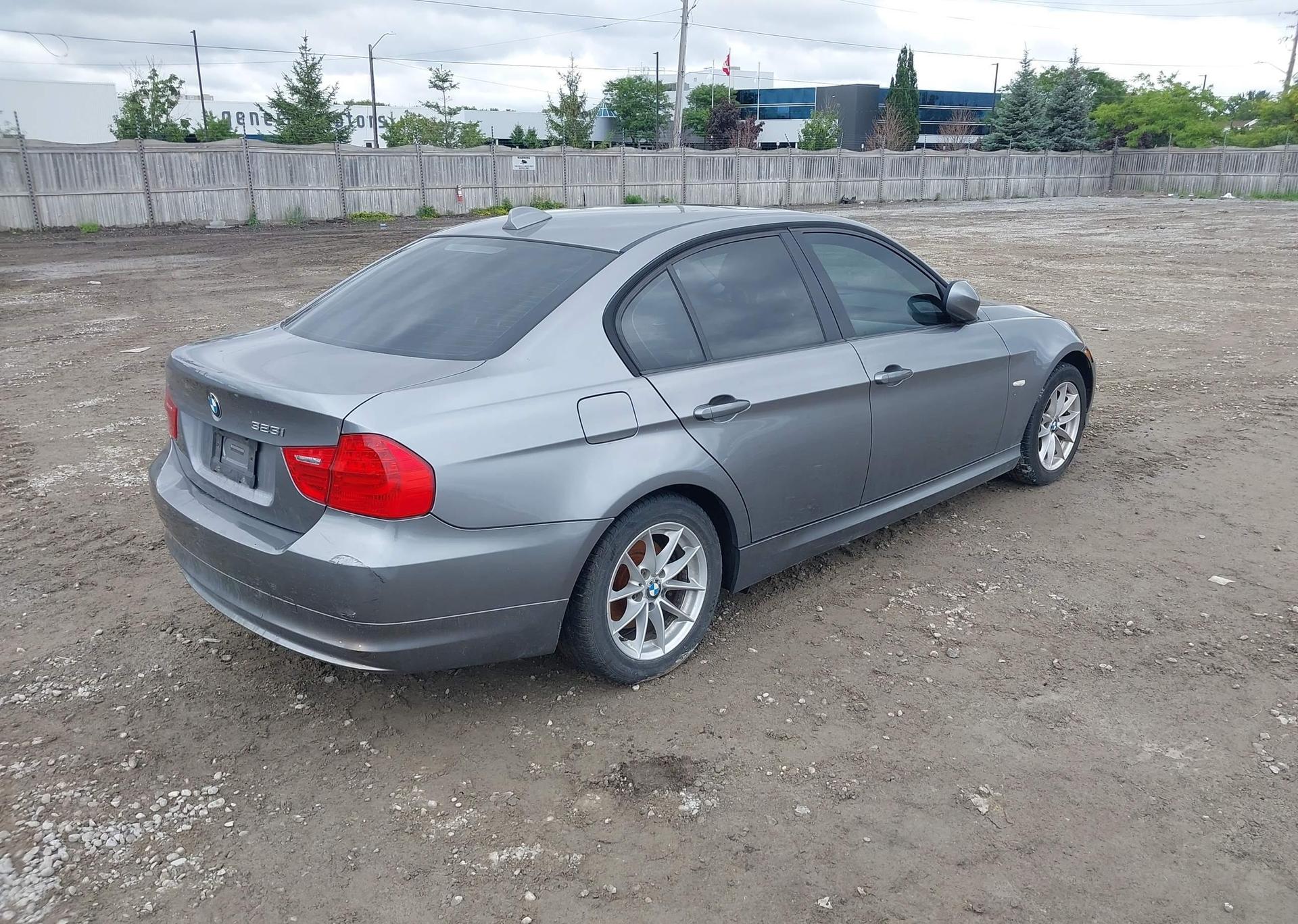 2011 BMW 323 I
