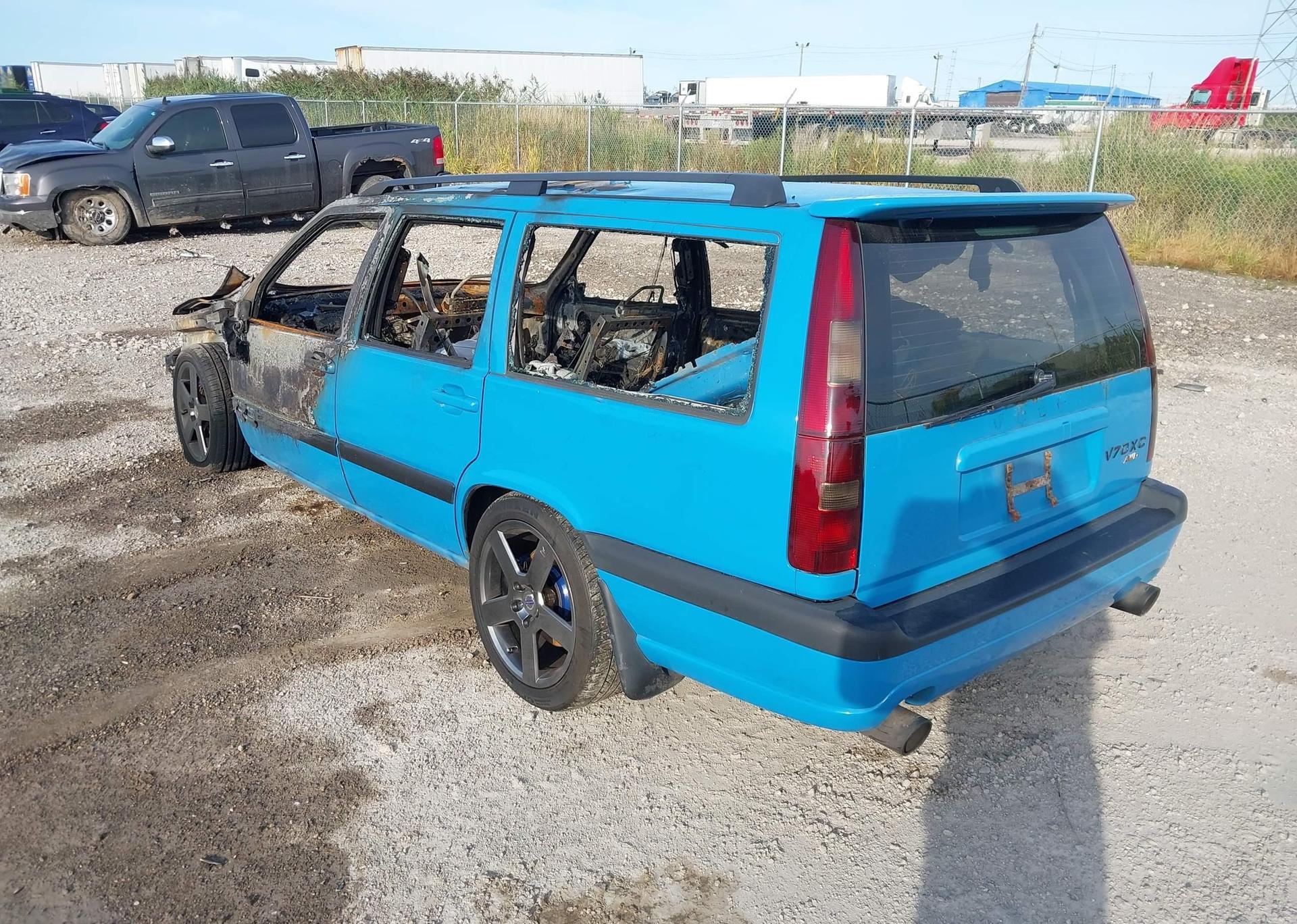 2000 VOLVO V70 XC