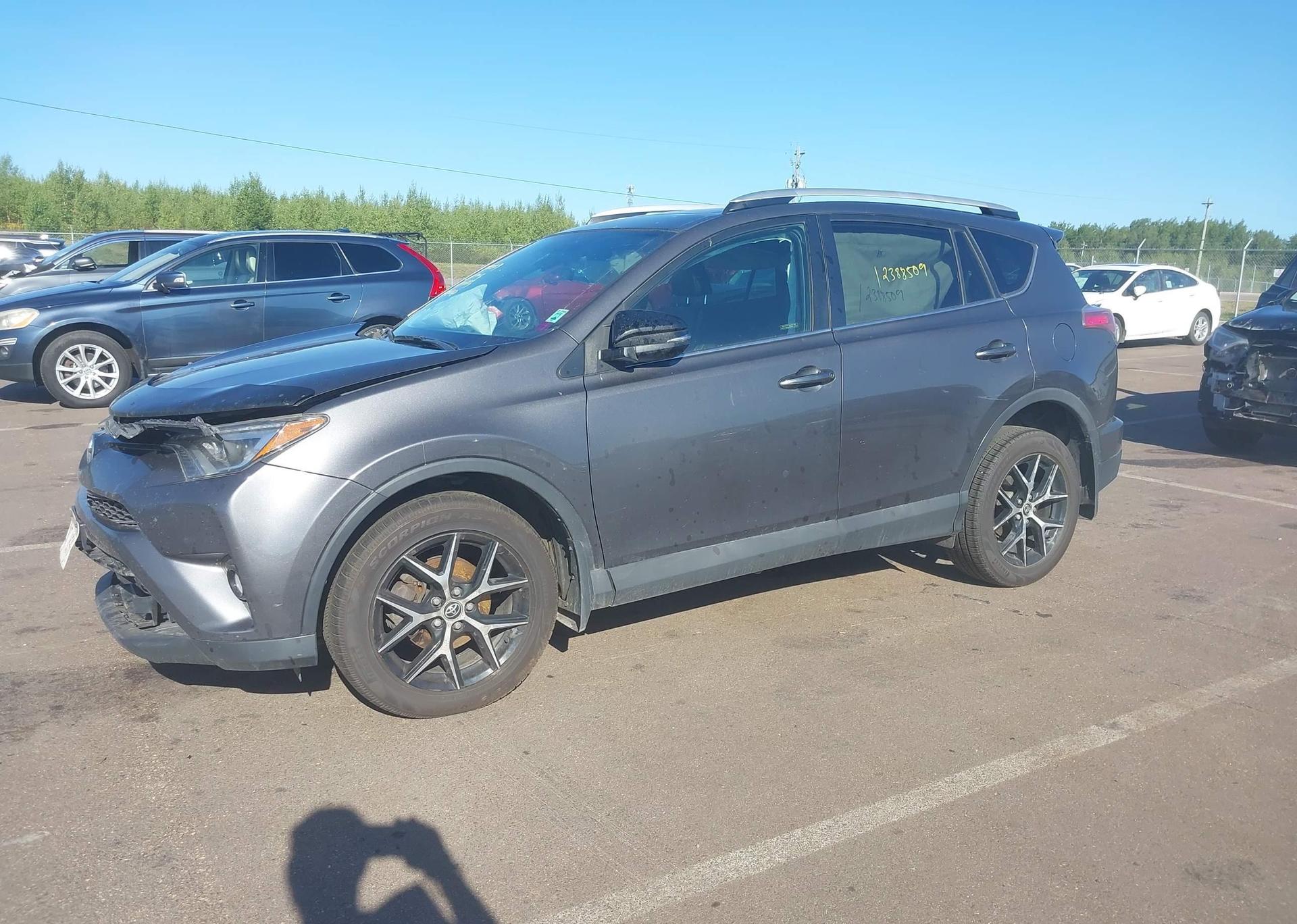 2016 TOYOTA RAV4 SE